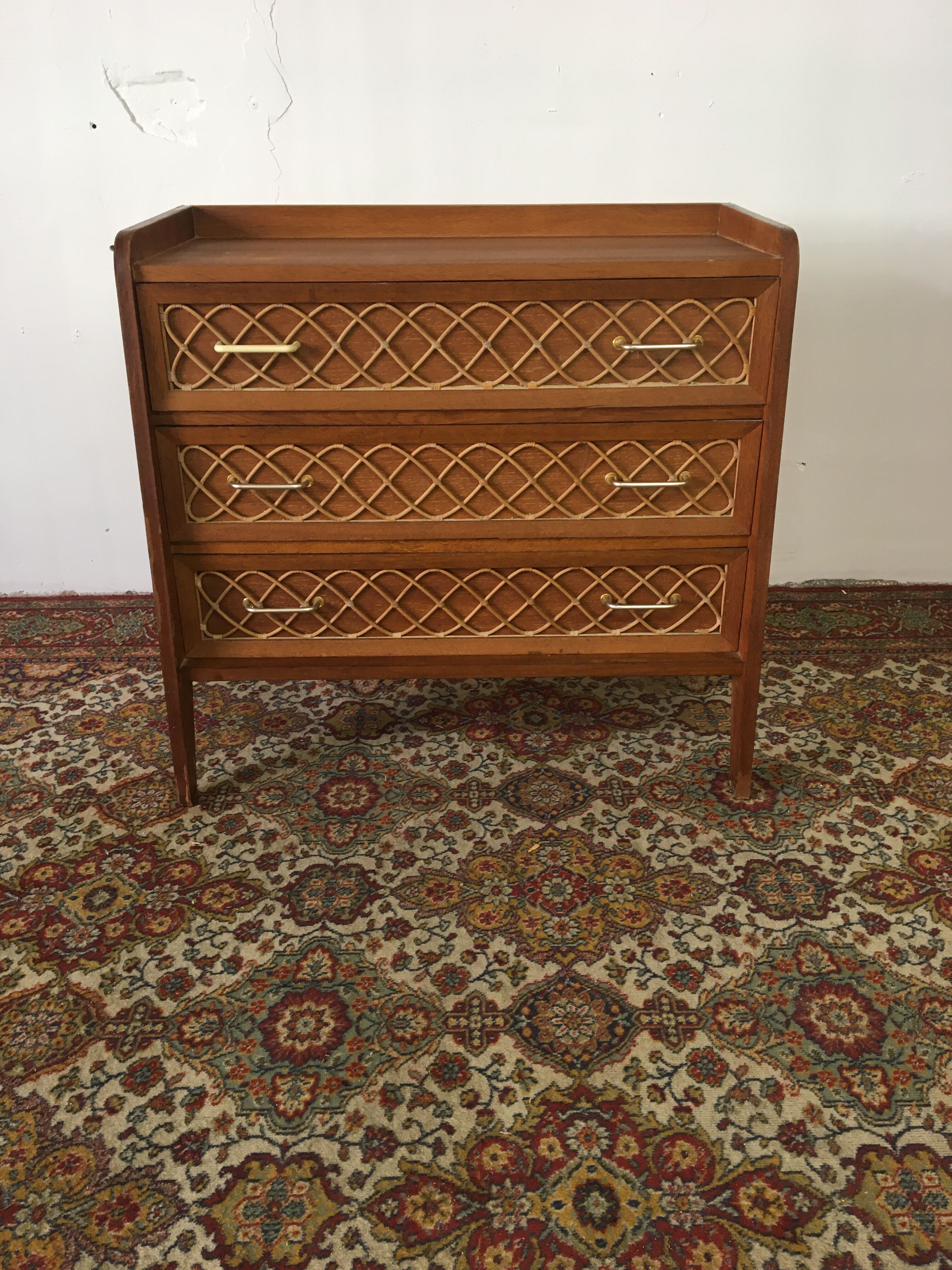 Commode en rotin années 50