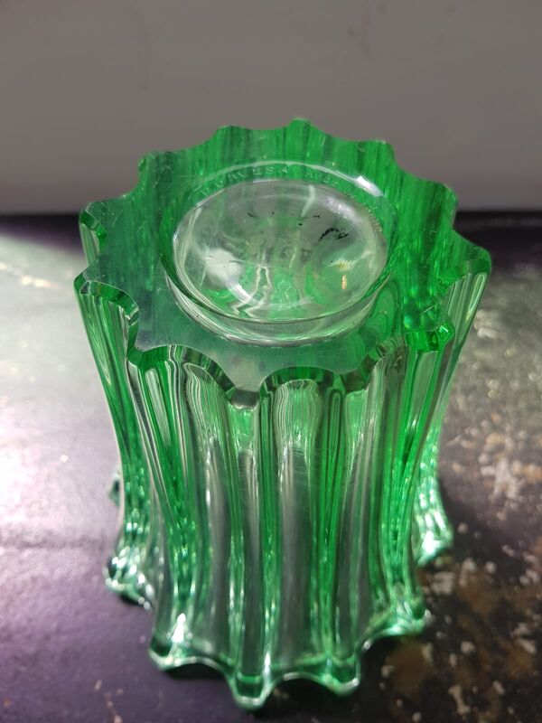Ancien vase p d’avesn verre vert uranium made in france vintage