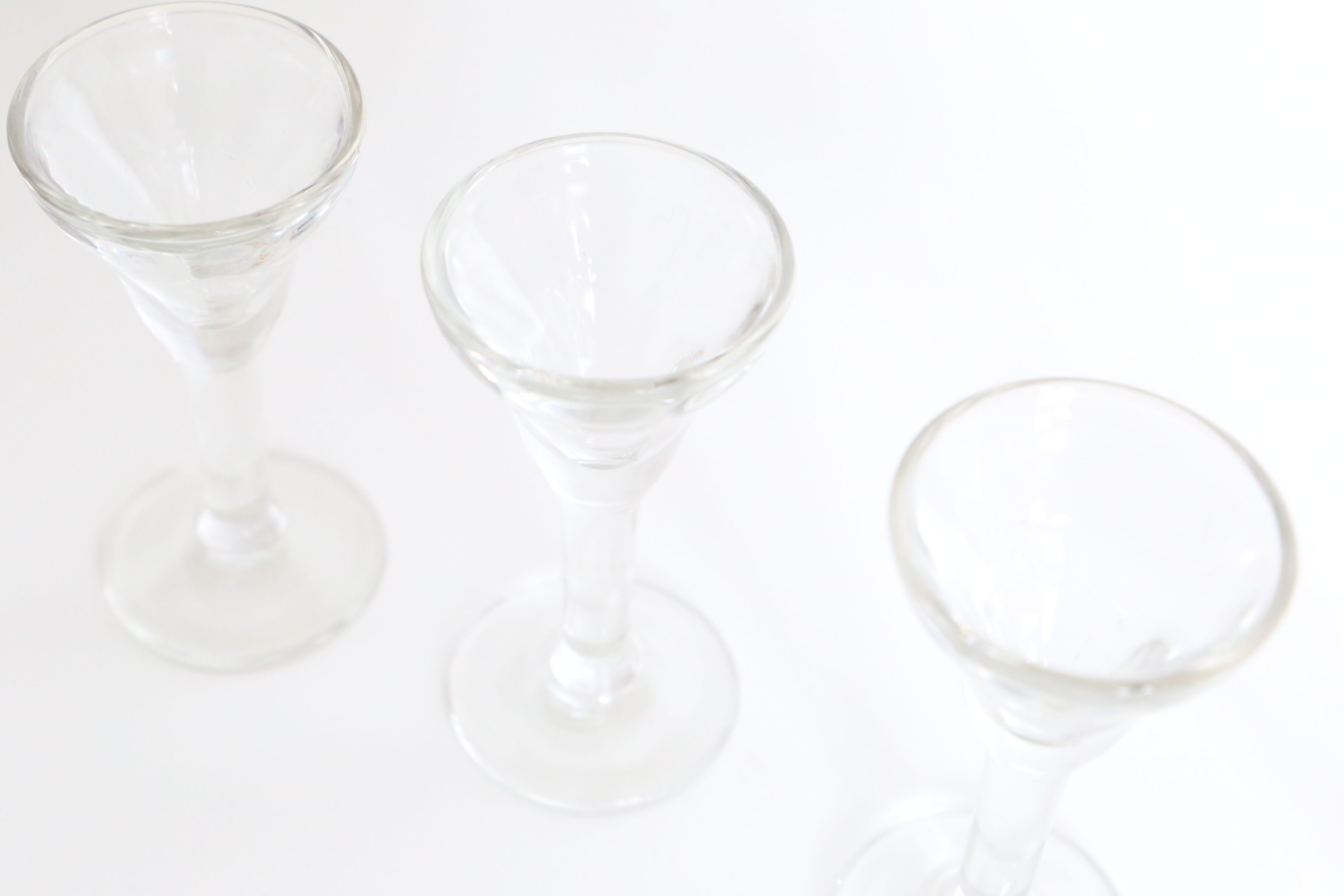 Set de 4 verres à liqueur, verre à pieds, vintage