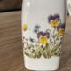 Vase en porcelaine à décor floral