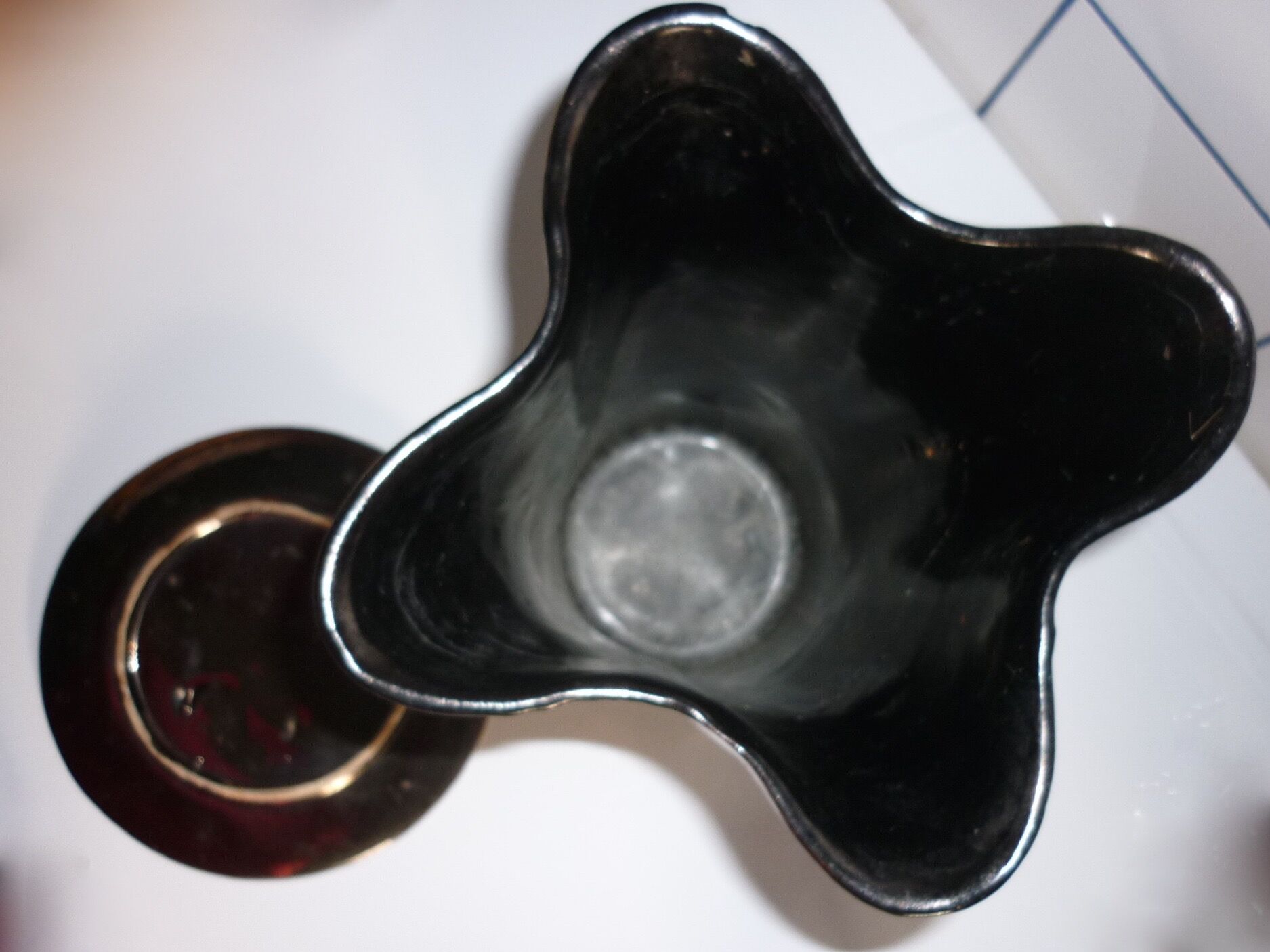 Vase and ceramic plate from the 1960s