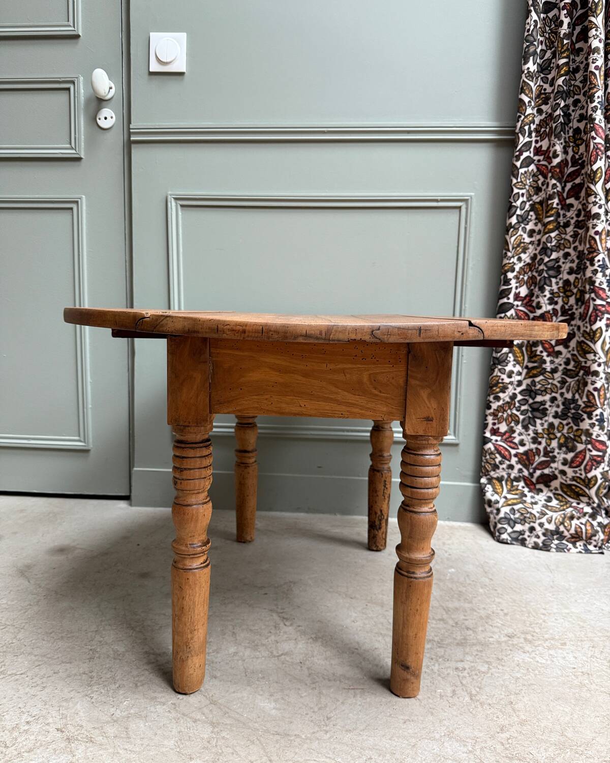 Table basse ronde à volets (rénovée)