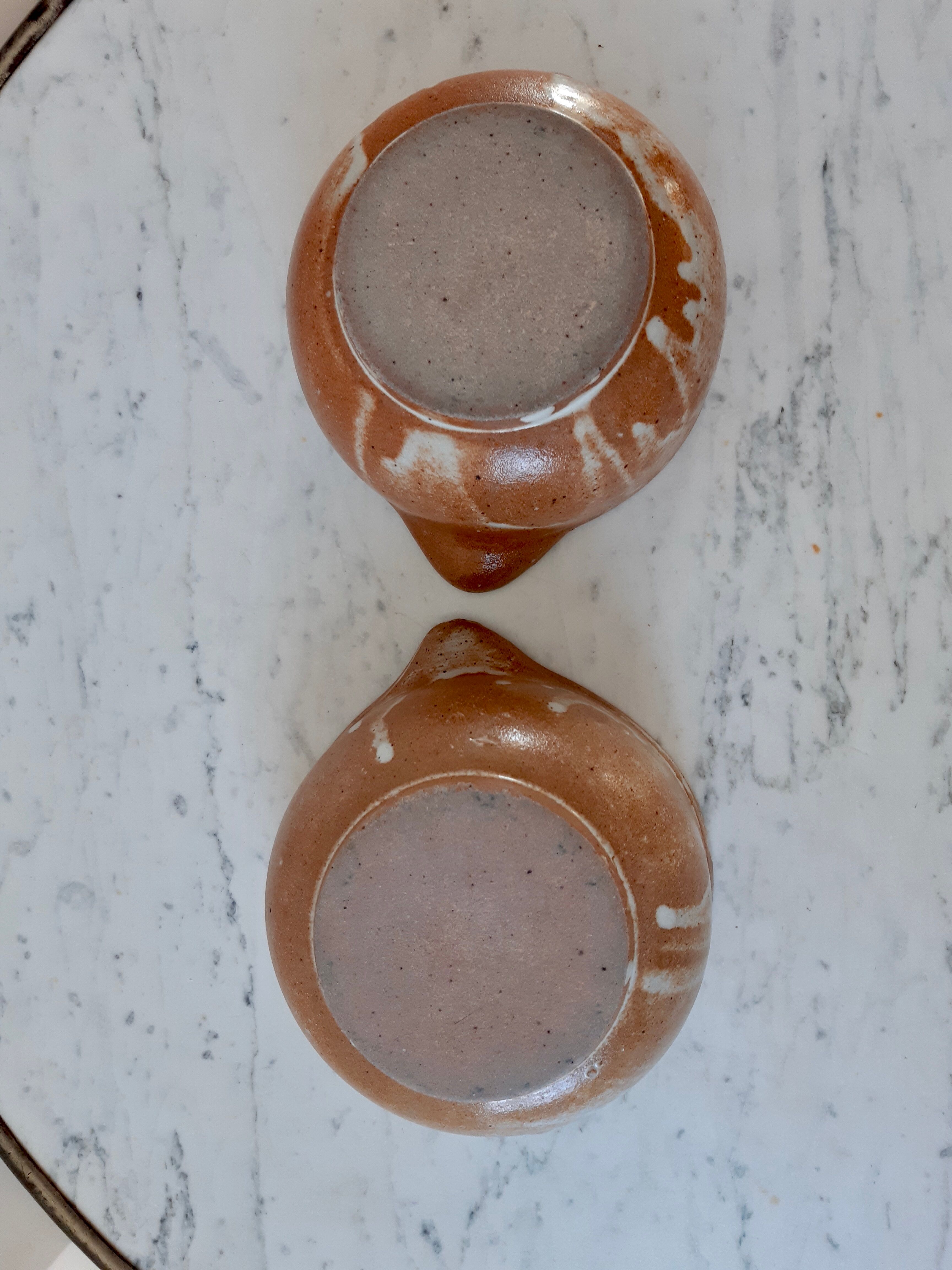 Duo of ear bowls in vintage sandstone