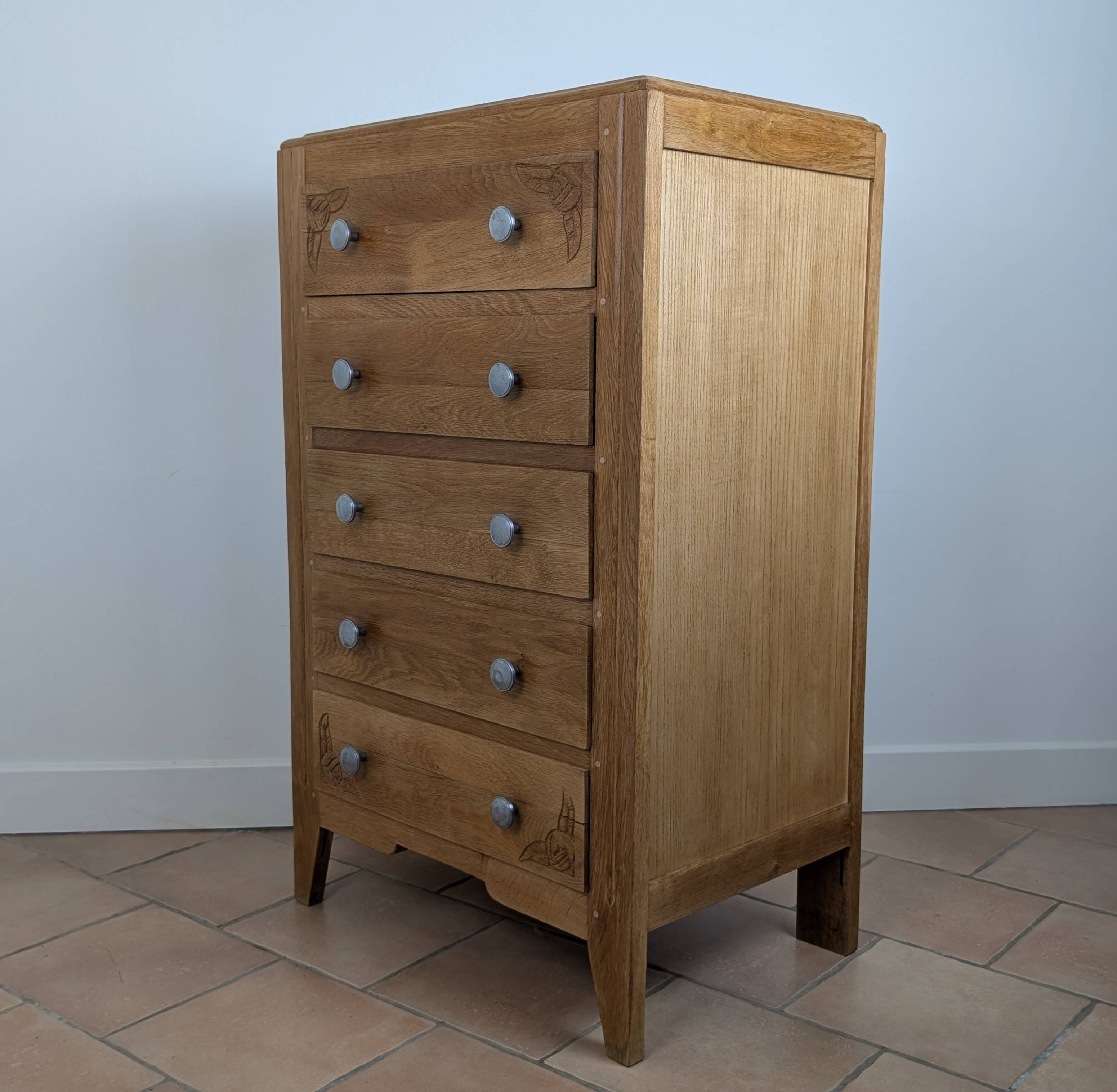 Chest of drawers