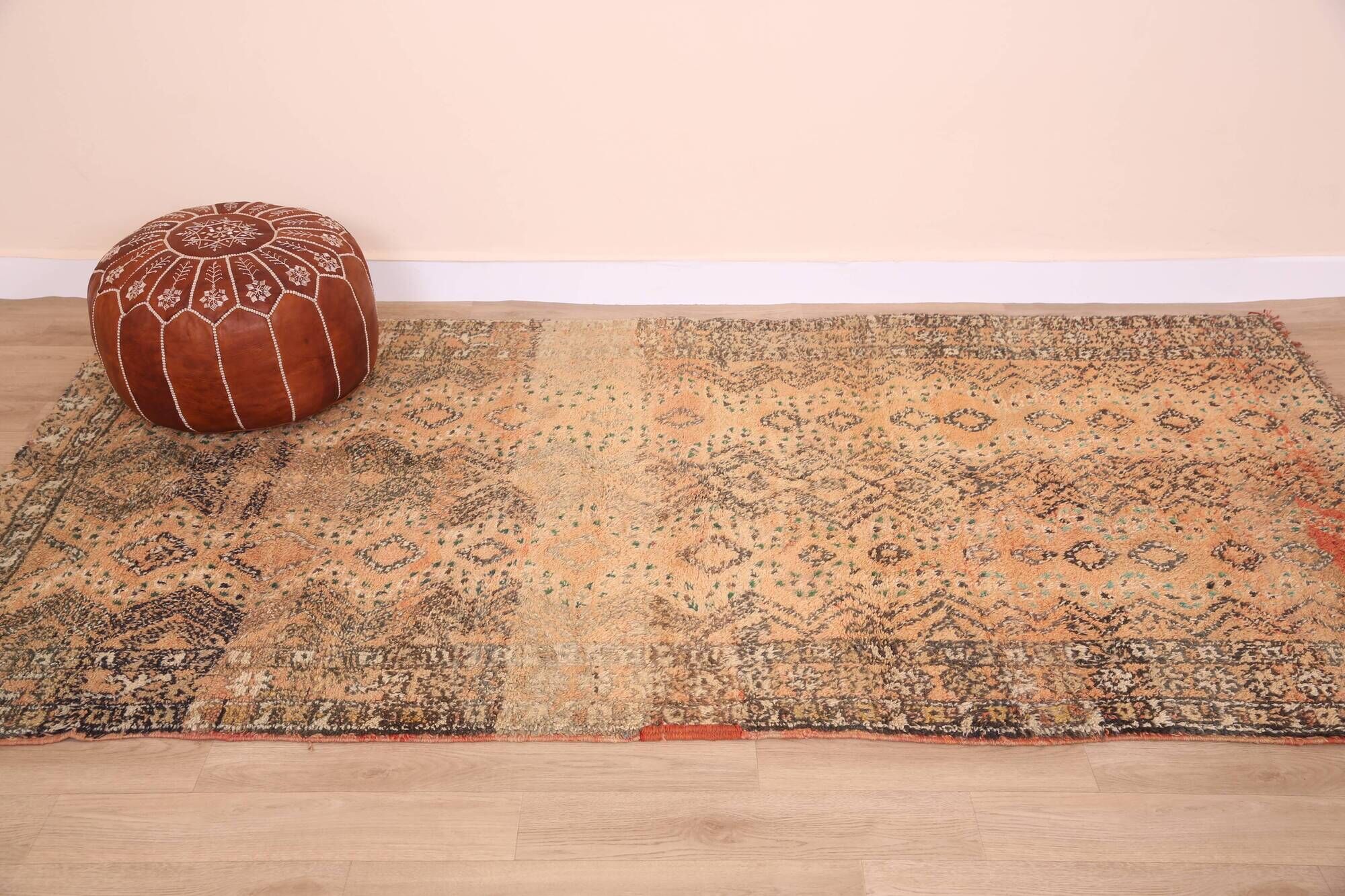 Peach Vintage Moroccan Rug 142 x 248 cm, Berber Wool Rug Handmade, Boho Rug