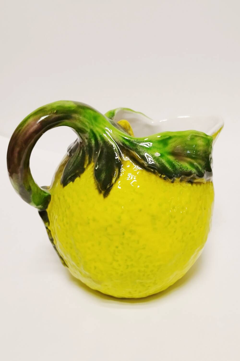 Lemon carafe pitcher