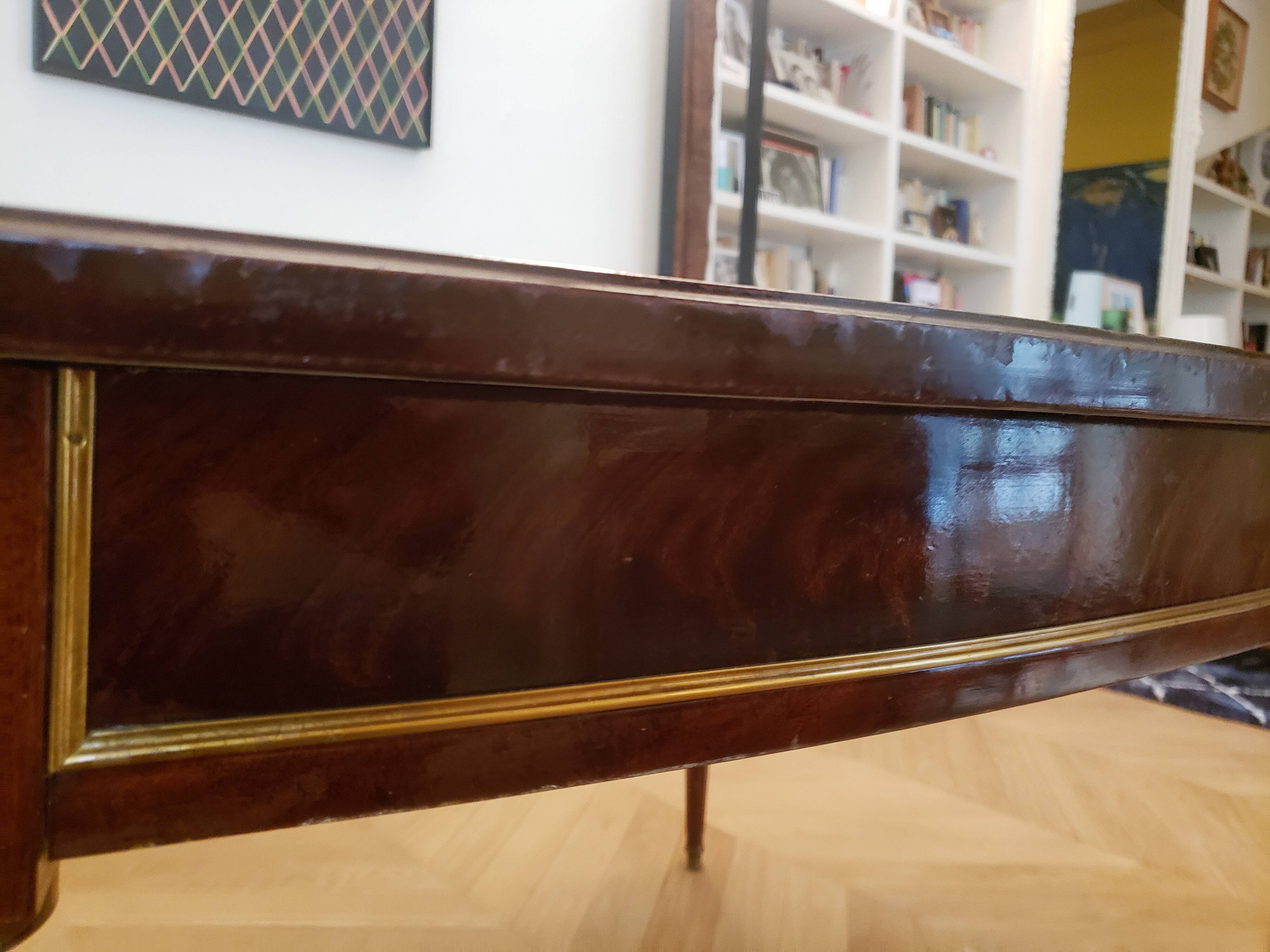 Louis XVI oval table in mahogany, 2 extensions