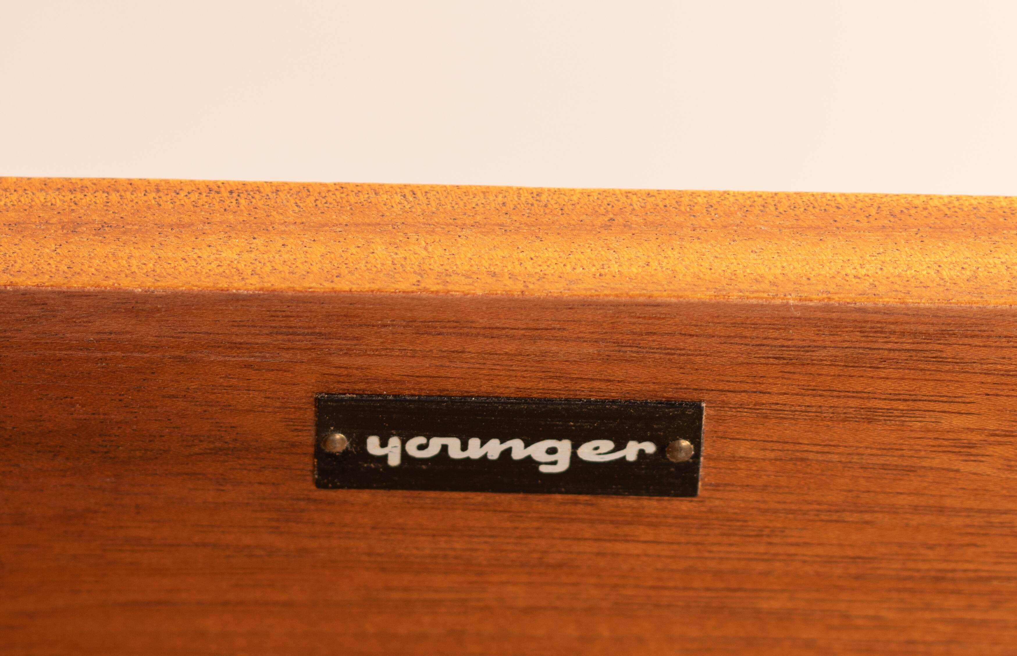 Enfilade par John Herbert pour A.Younger Ltd
