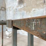 Carpenter's workbench in solid beech wood.