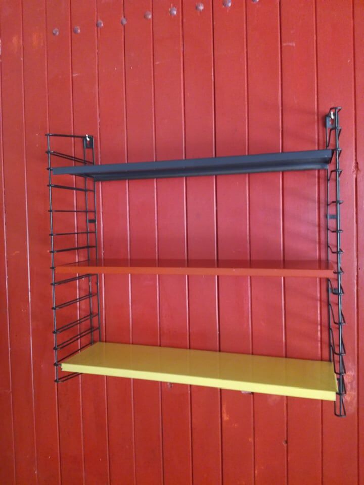Tomado string shelf