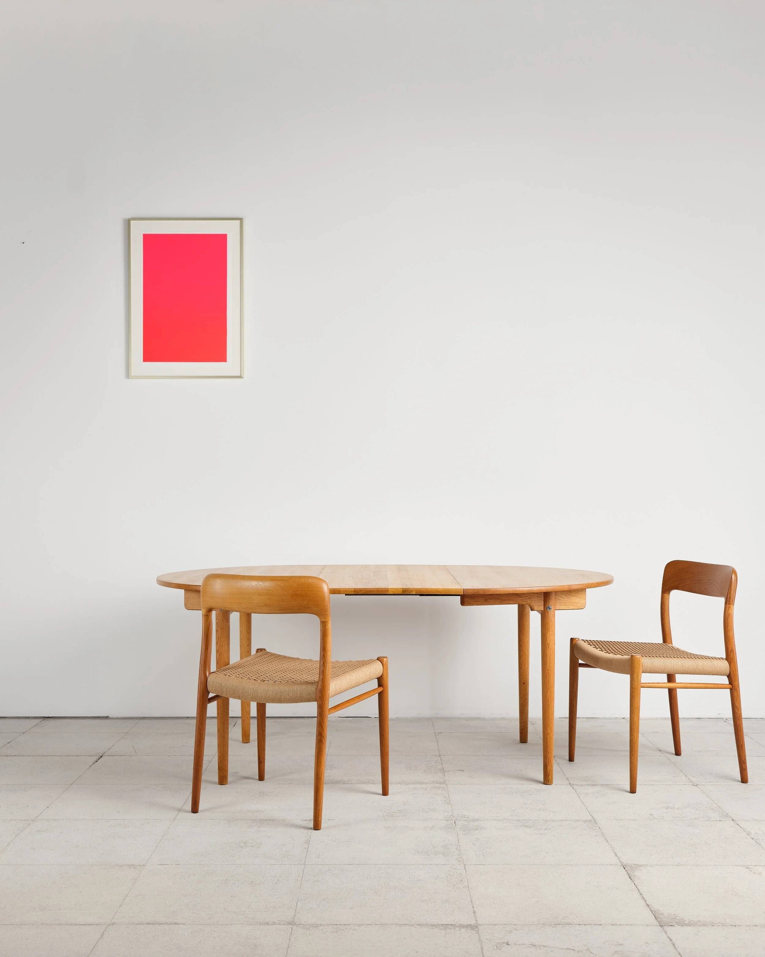 Table ronde extensible en chêne par Hans J. Wegner, Danemark, années 70