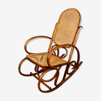 Rocking chair en bois courbé