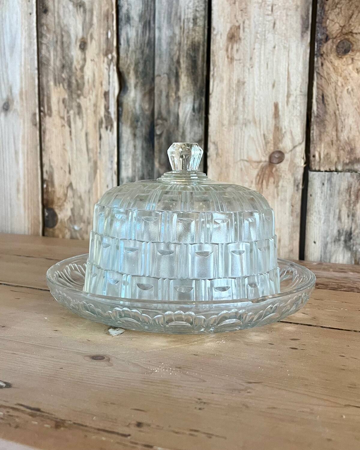Chiseled glass bell