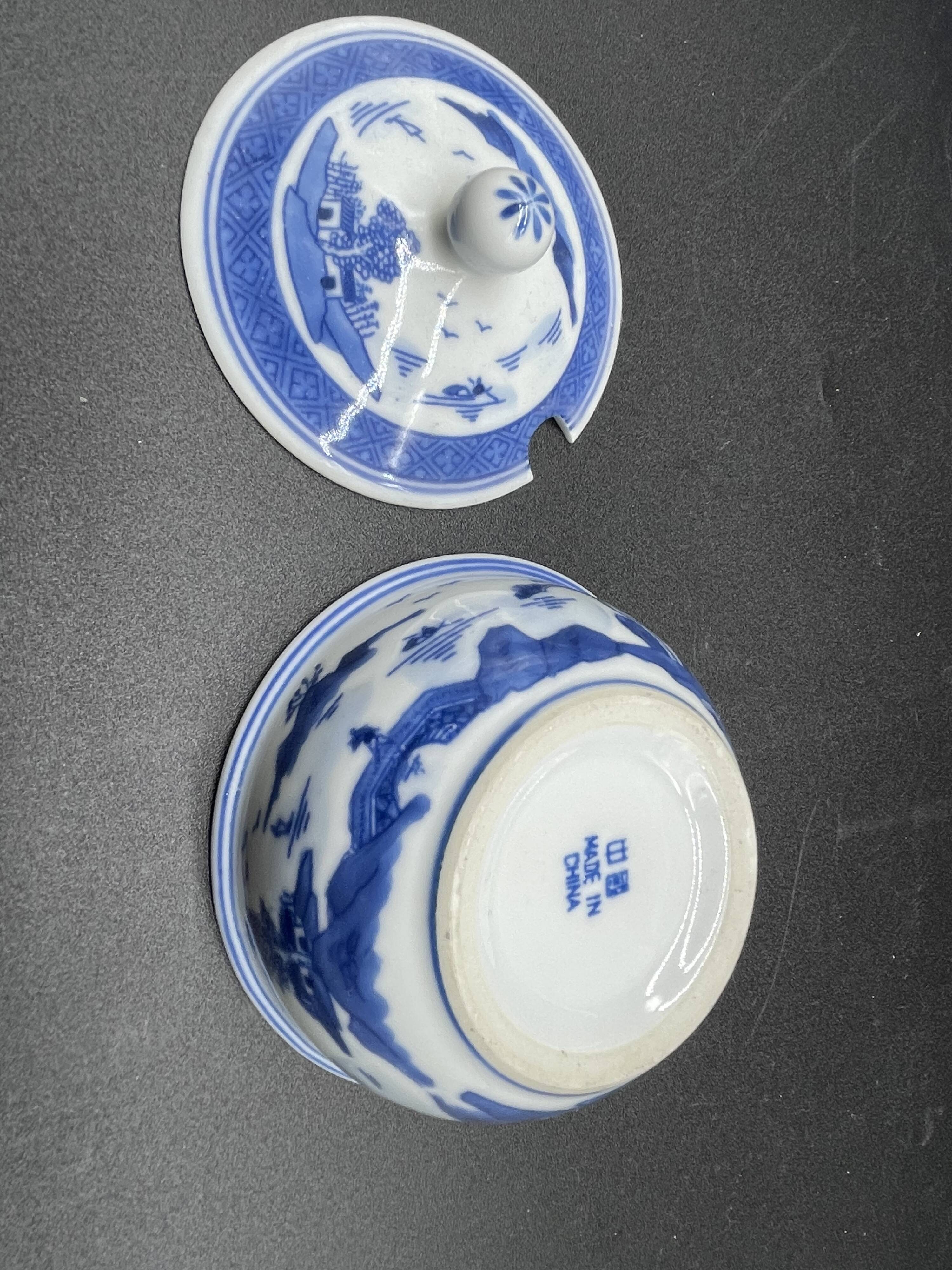 Elegant table set, Chinese porcelain, blue and white, condiments.