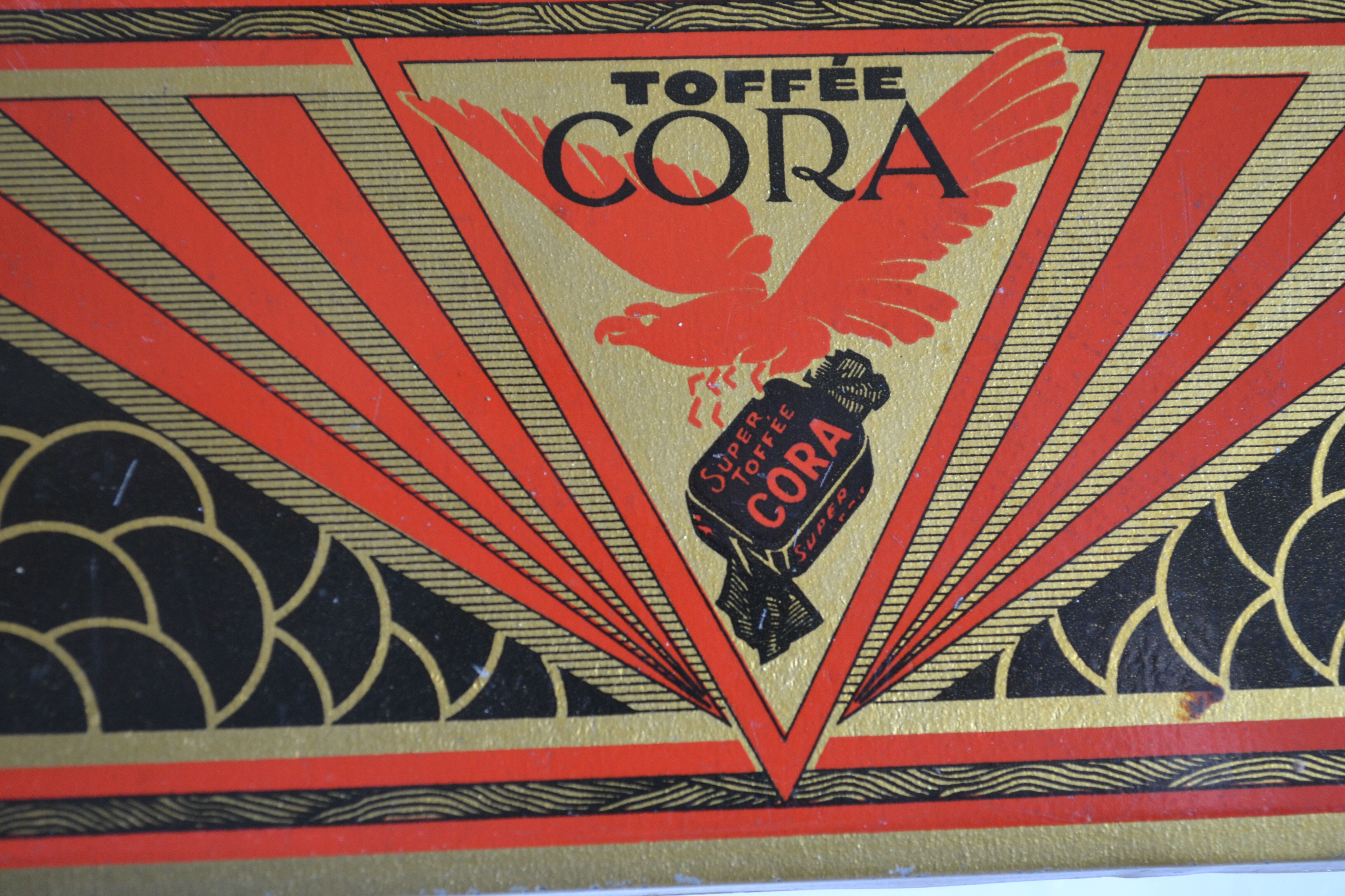Advertising box toffee cora tole lithograph
