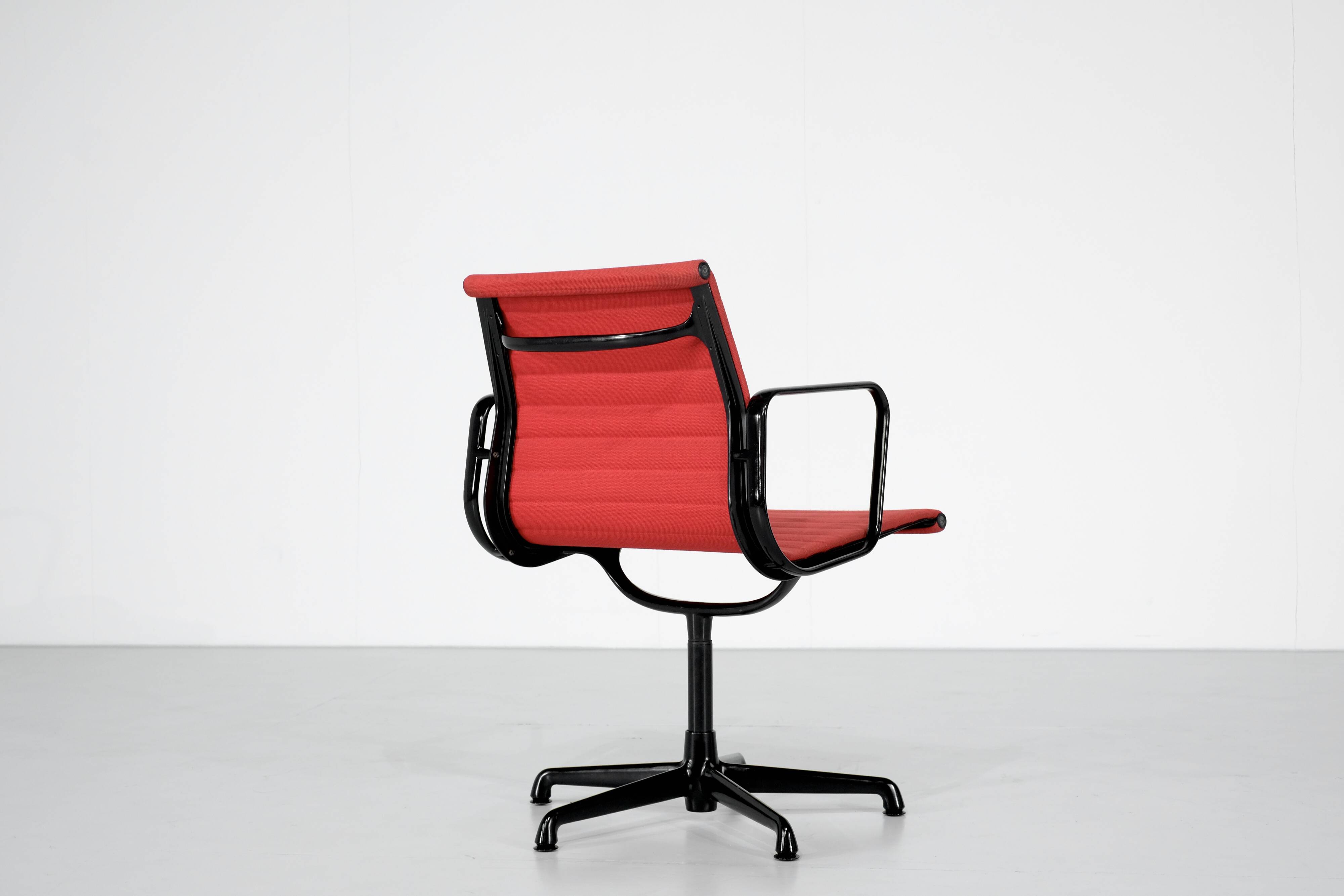 "EA 117" armchair by Charles Ray Eames for ICF USA, 1969.