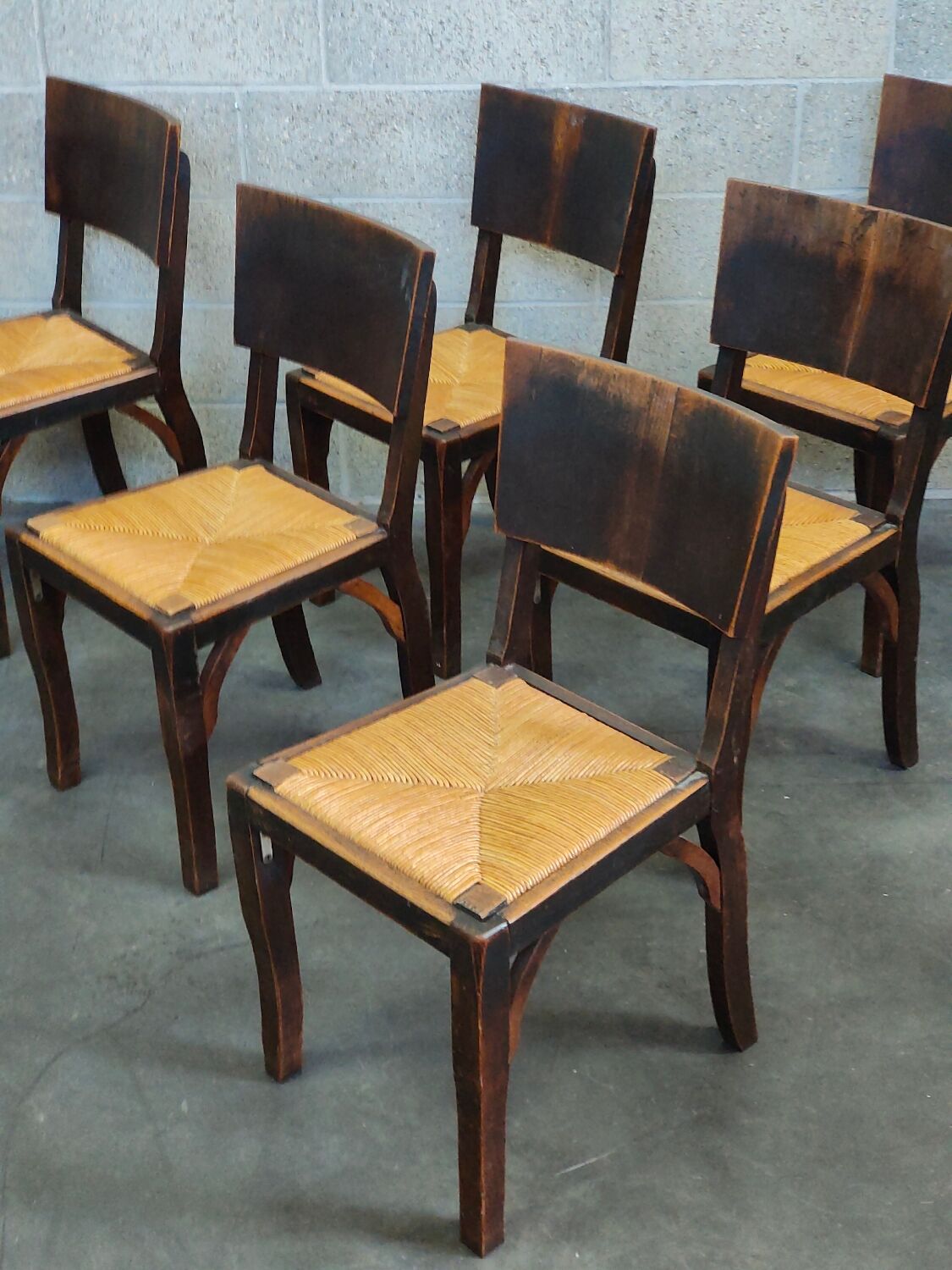 Suite of 6 chairs brutalist style straw and solid oak