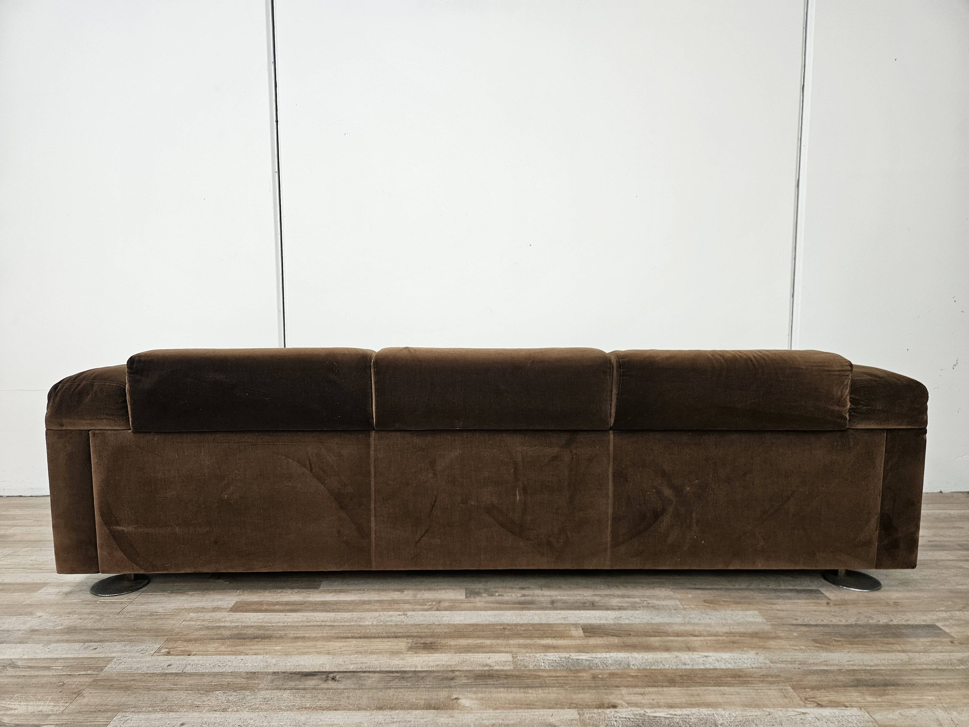 Tecno D120 three-seater sofa by Valeria Borsani and Alfredo Bonetti, 1966