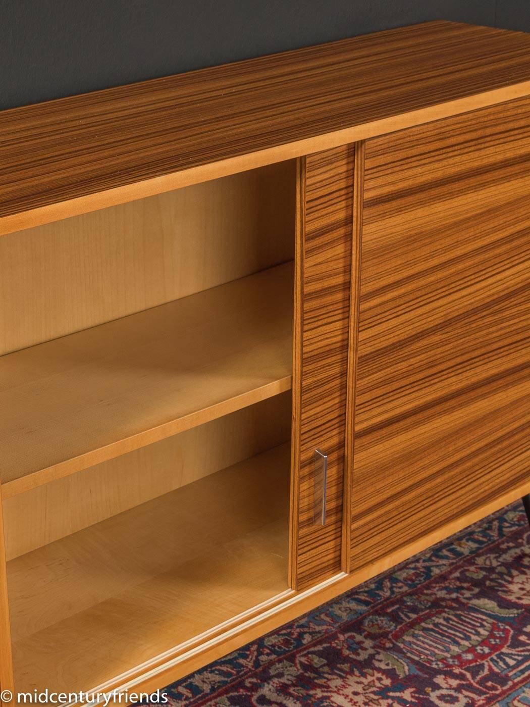 Classic chest of drawers from the 1950s with a wonderful veneer pattern