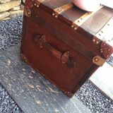 Travel trunk in wood and leather