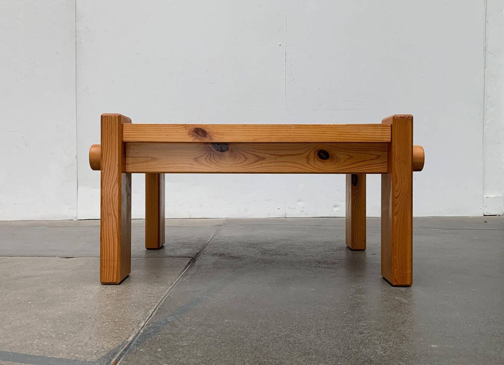 Vintage Scandinavian brutalist coffee table in Swedish pine by Yngve Ekström for Swedese, 1970s.