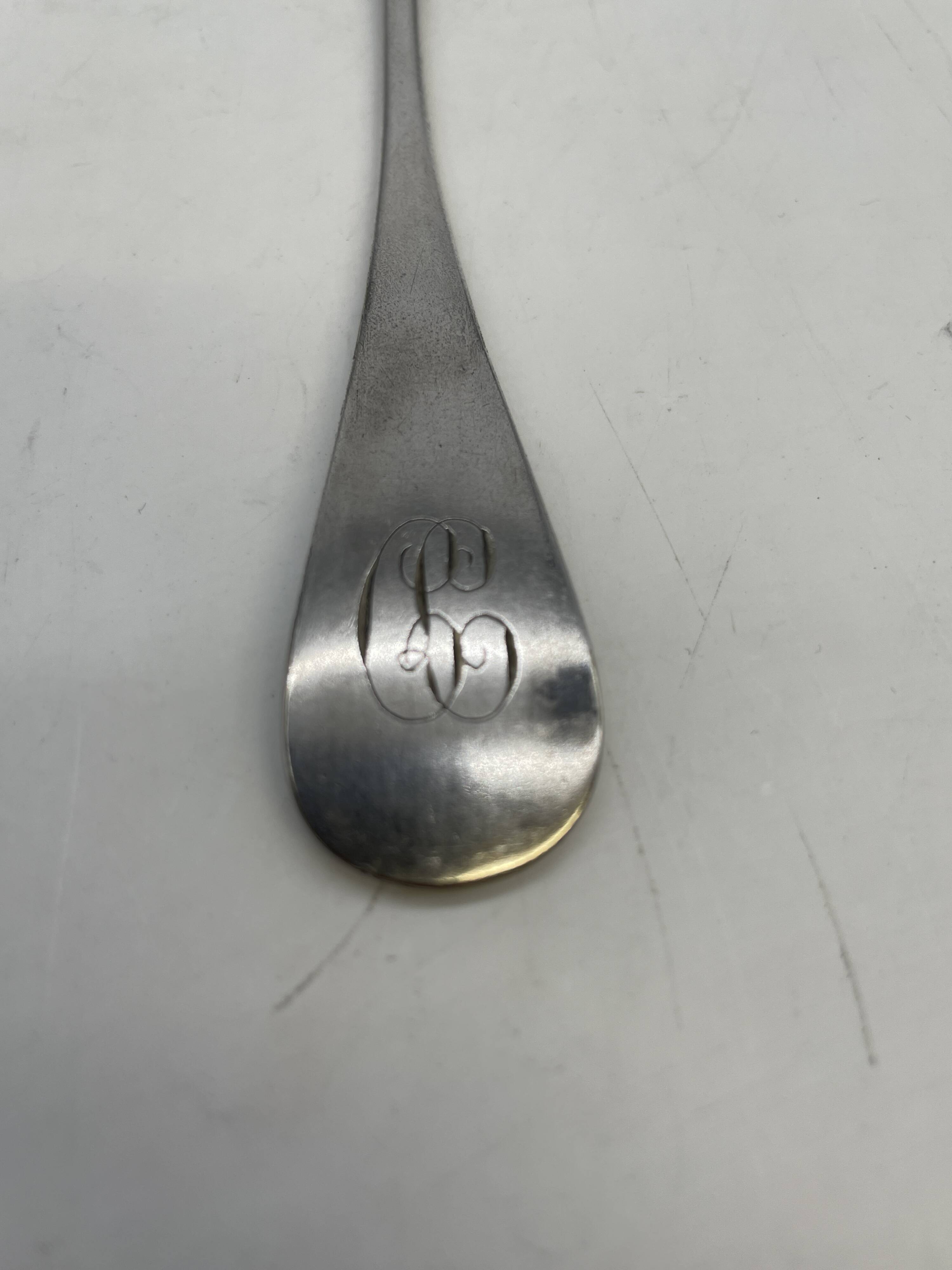 Set of 4 spoons and 2 dessert forks