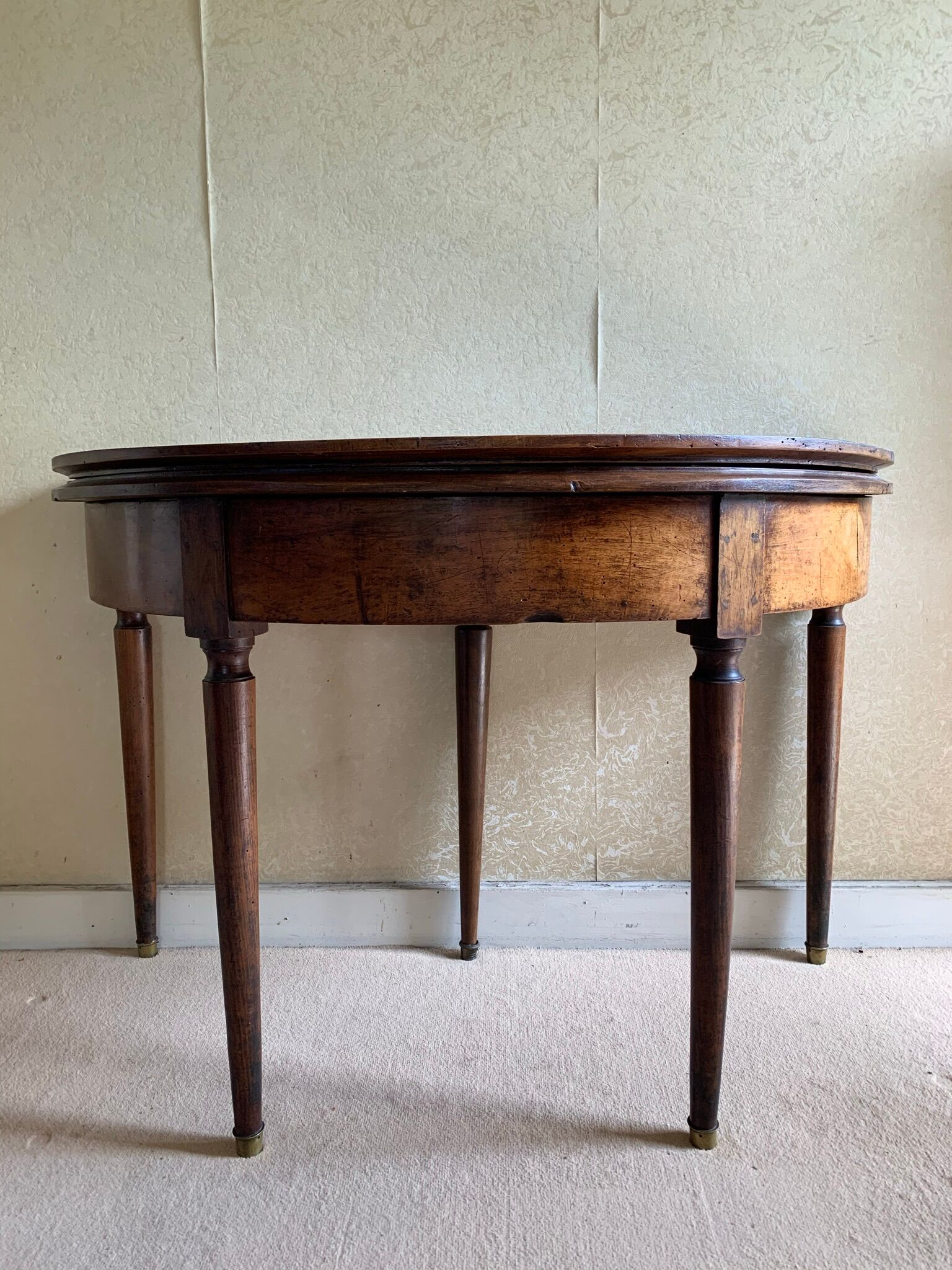 Table demi-lune en noyer