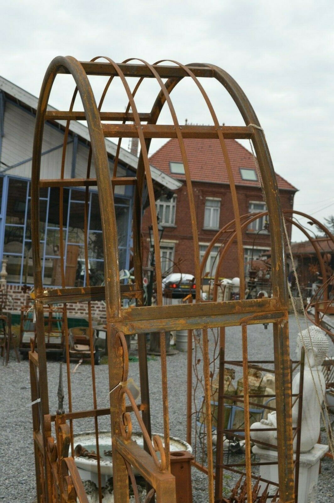 Arche de jardin avec portillon en fer forgé