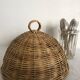 Cloche en osier tressé, campagne chic, cuisine