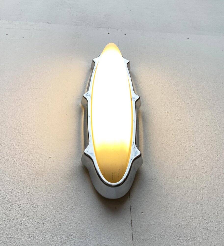 Geco wall light for indoor and outdoor use, postmodern Italian design by Luciano Pagani and Angelo Perversi for Arteluce, 1990s.