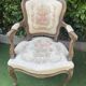 Basket bed and its two armchairs