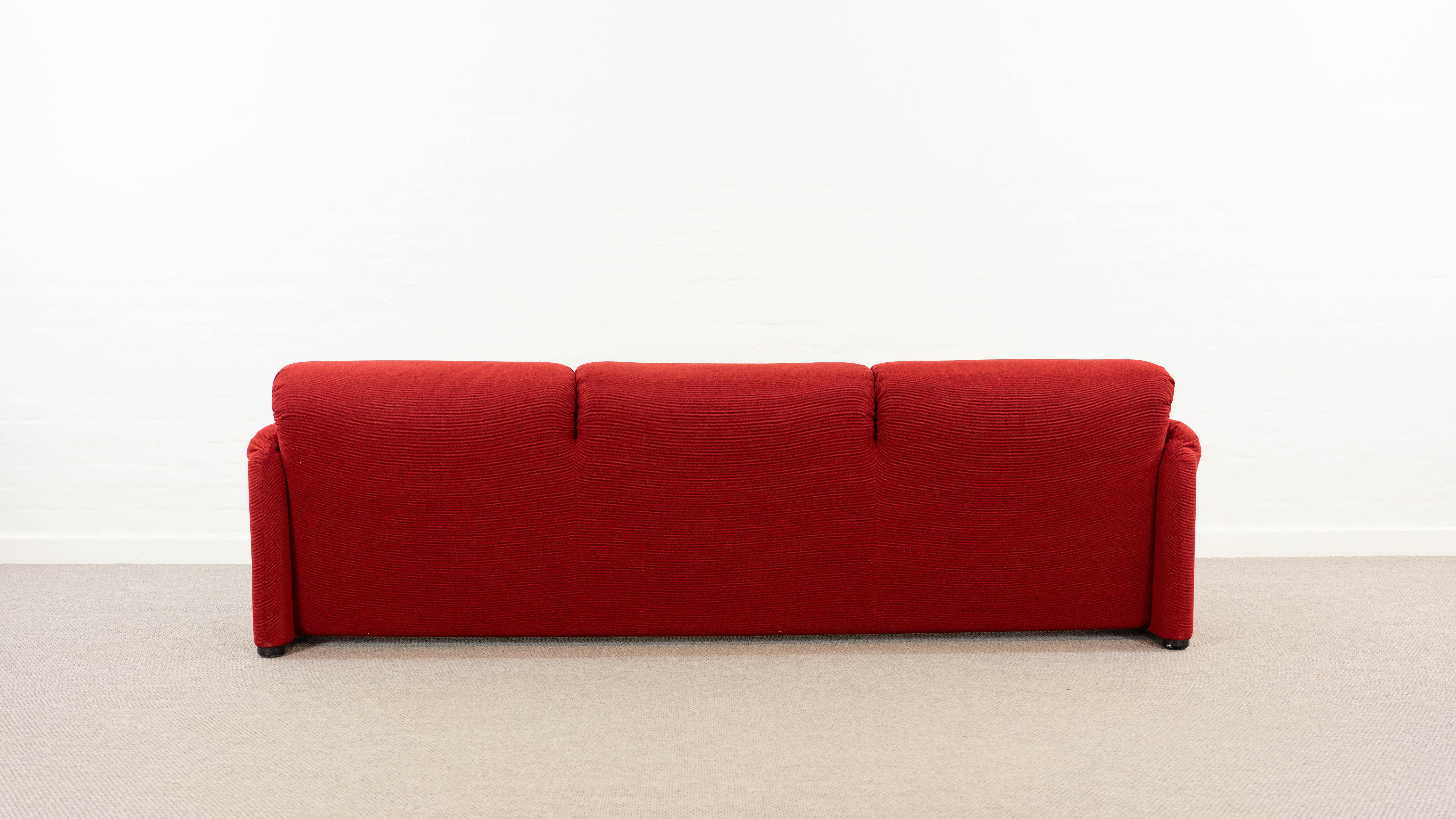 Maralunga 3-seater Sofa red by Vico Magistretti for Cassina, Italy