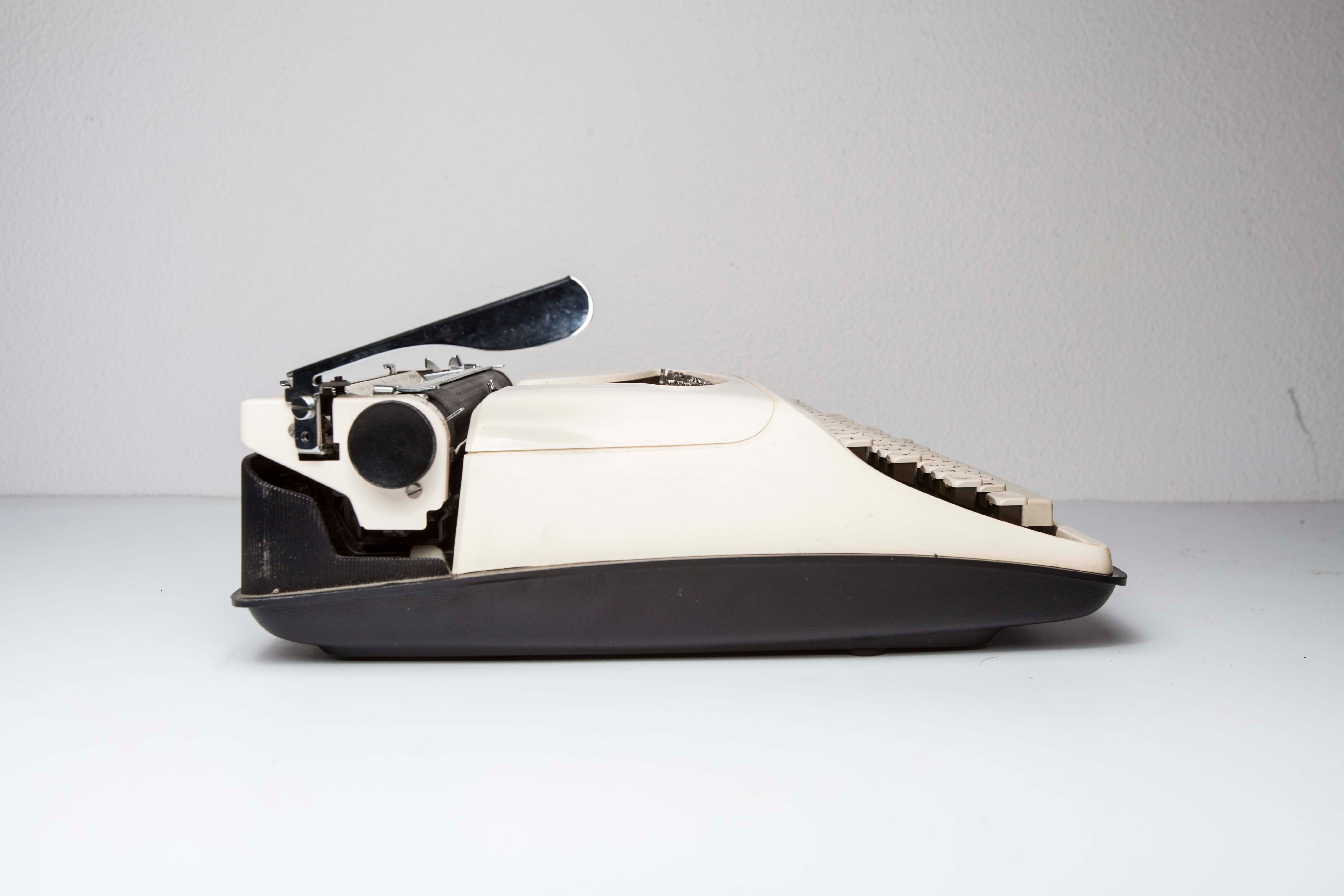 Remington Elitra typewriter