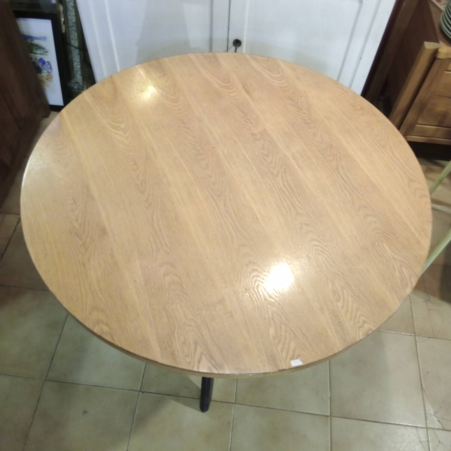 Round table in the spirit of Jean Prouvé