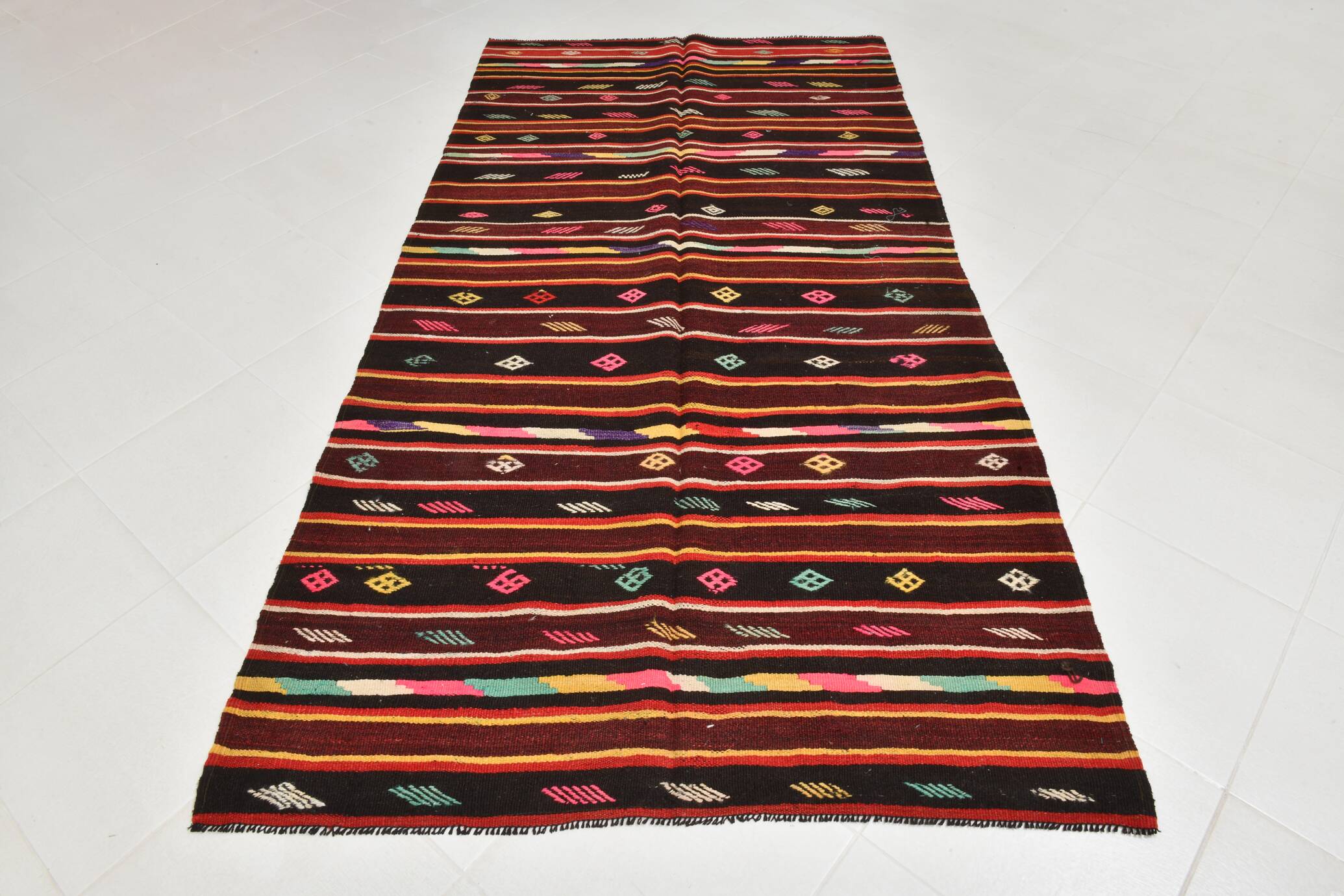 5x9 Wine Red Vintage Kilim Area Rug, 143x275Cm