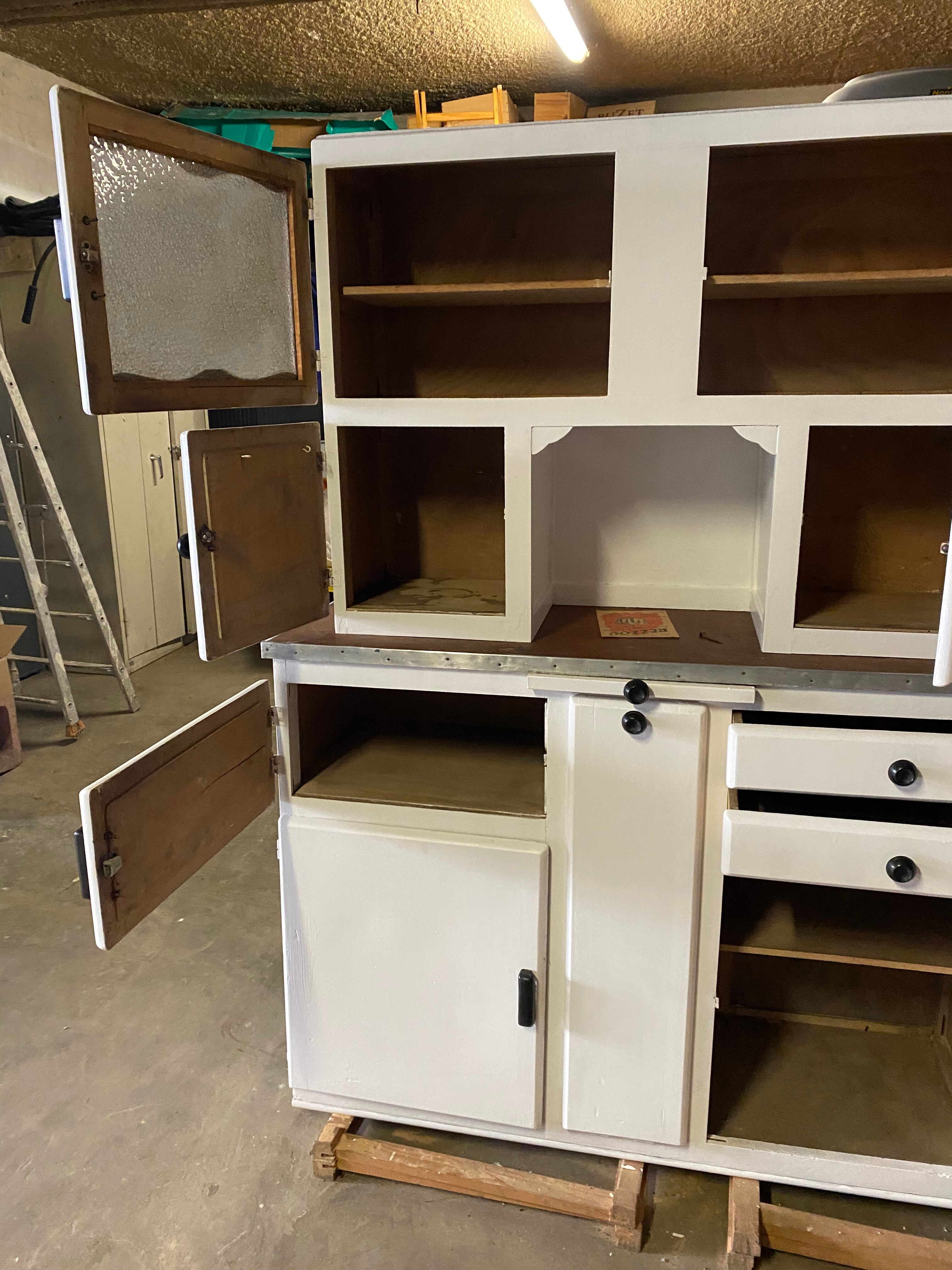 Kitchen furniture Mado year 30-40