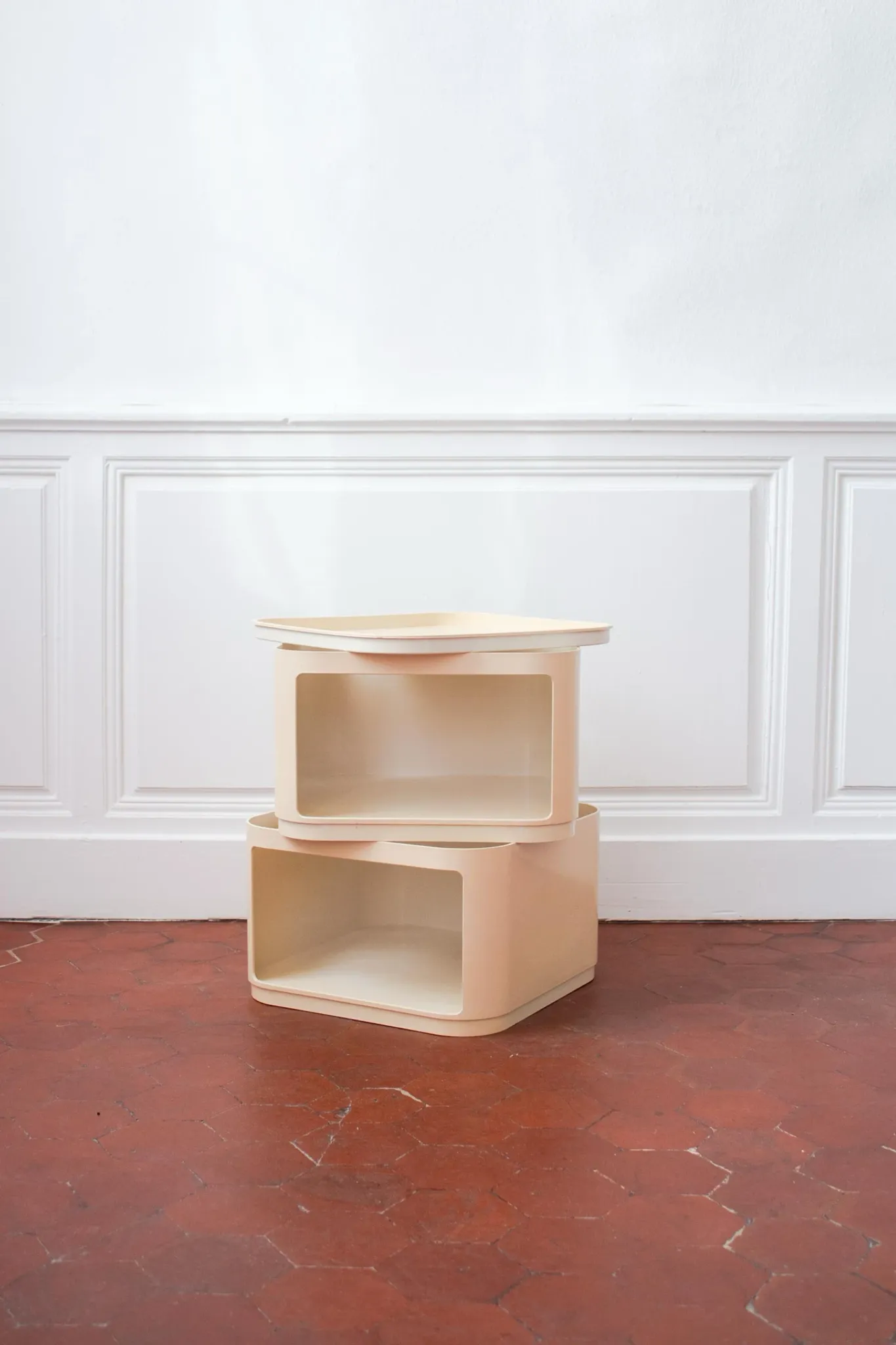 Vintage Componibili by Anna Castelli Ferrieri for Kartell, cream white,