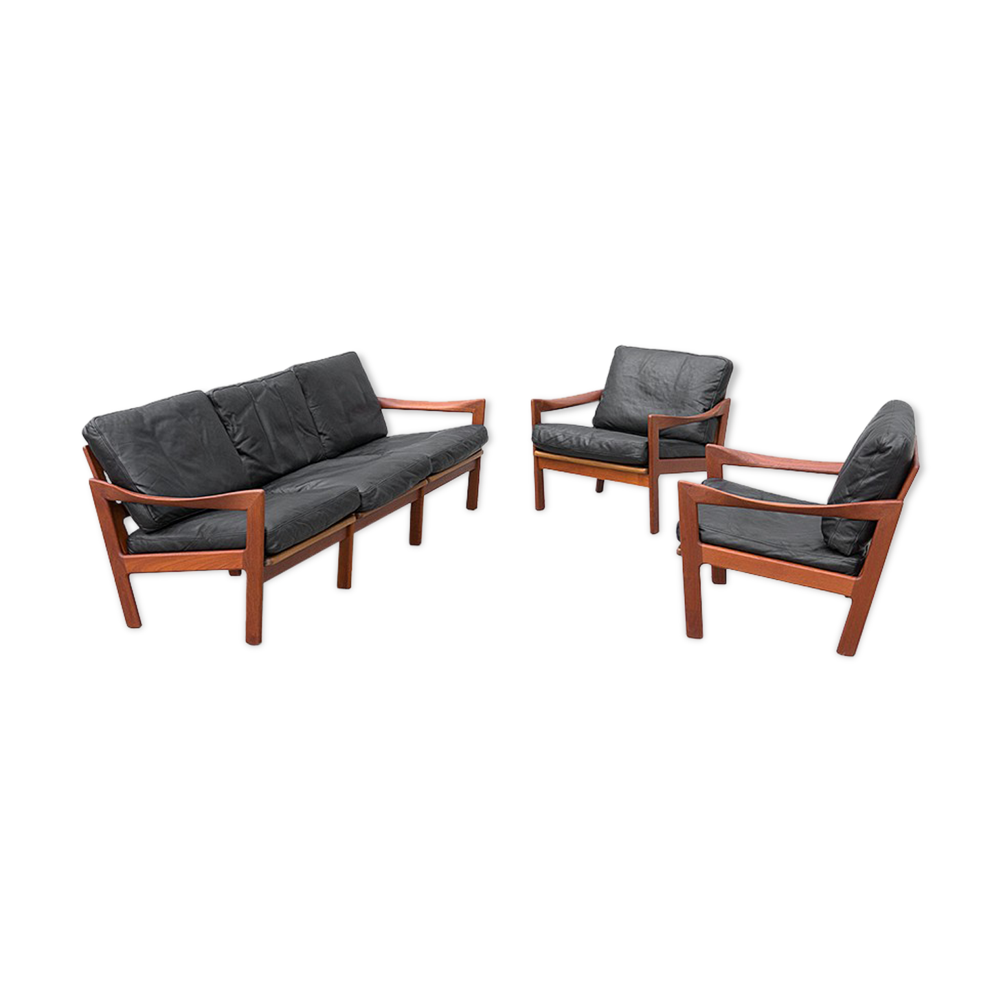 Sofa and armchairs designed by Illum Wikkelso