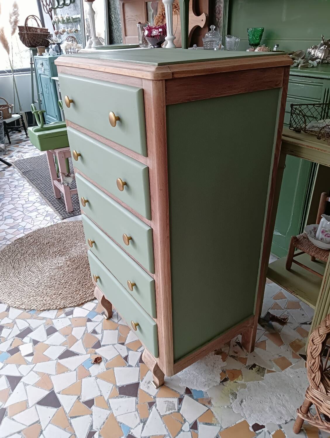 Vintage chiffonier