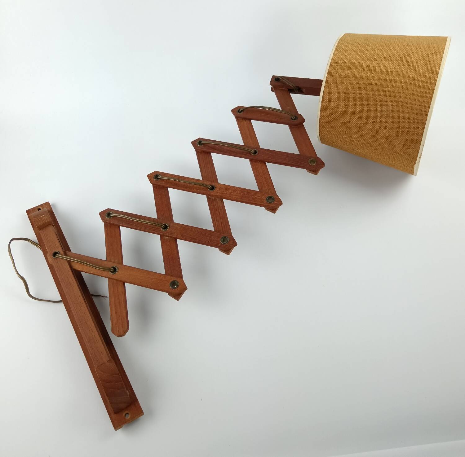 Scandinavian accordion wall lamp