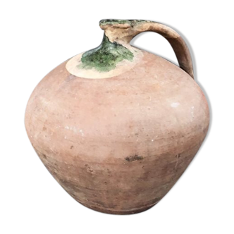 Large old jug cooked buried