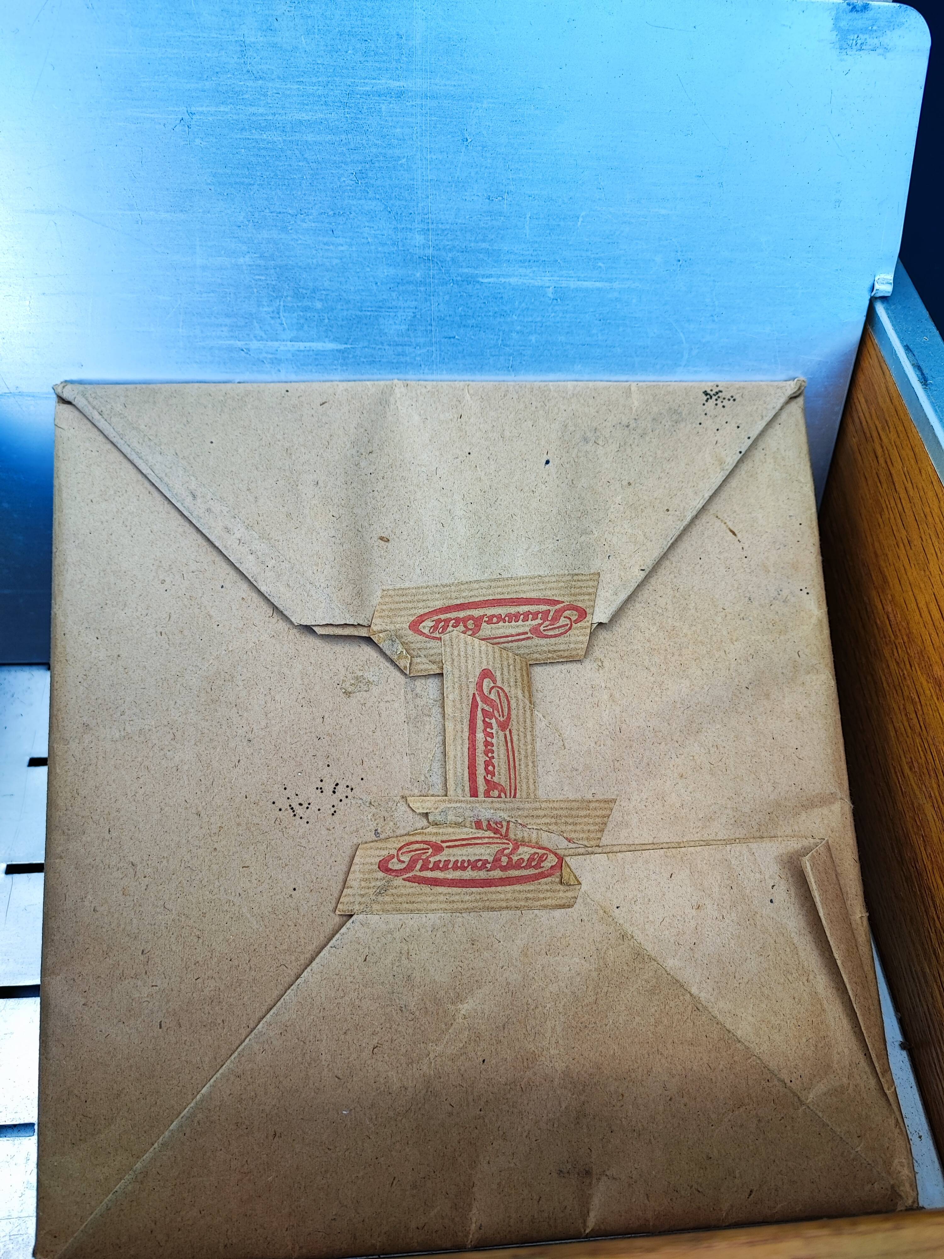 Metal binder ruwa bell