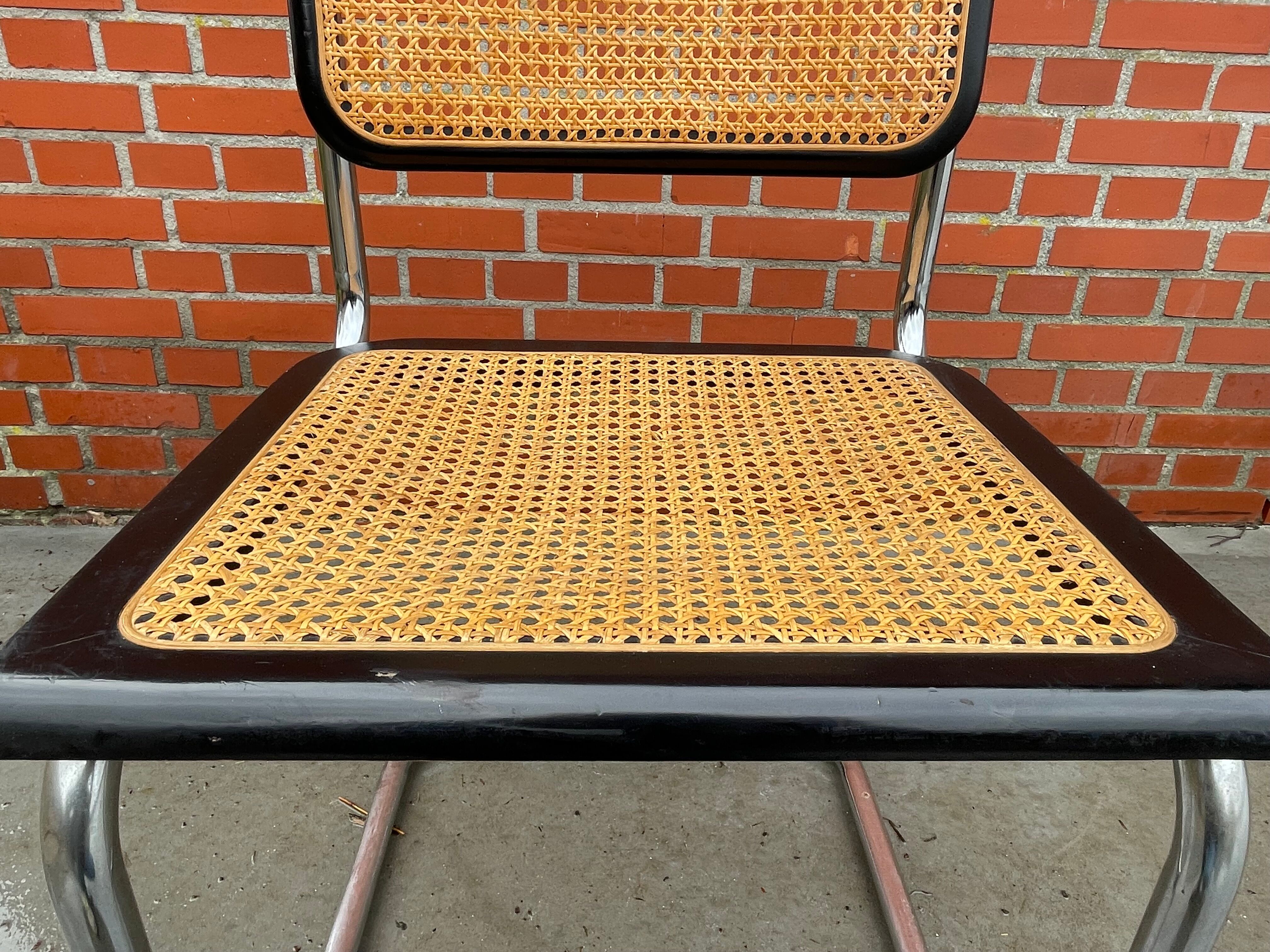 Set of 4 vintage chairs model Cesca B32 in black and chrome