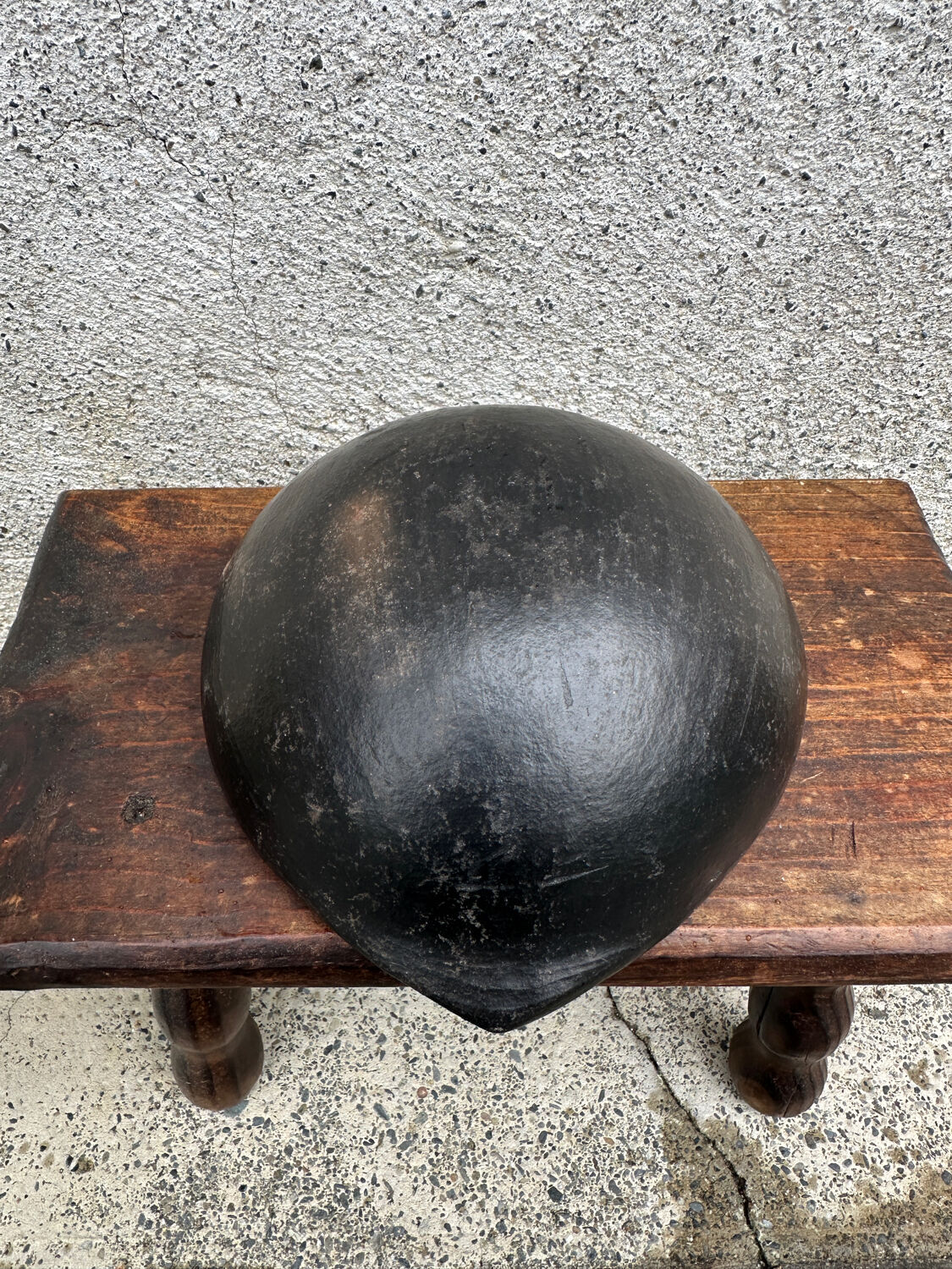 Ancient bowl, ethnic pottery in Colombian La Chamba ceramic.