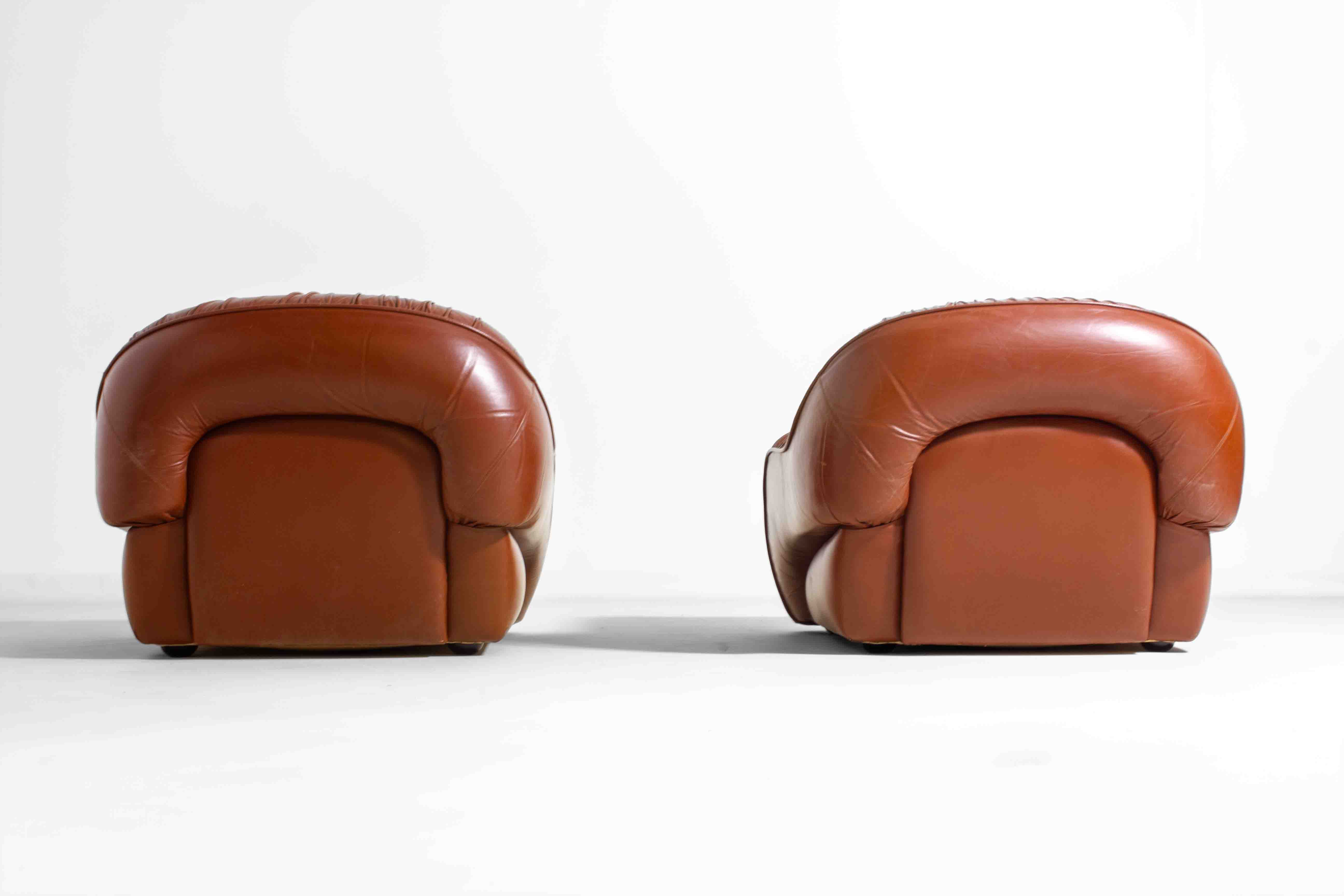 Rare pair of "Capriccio" lounge chairs in scrunched leather by Eurosalotto