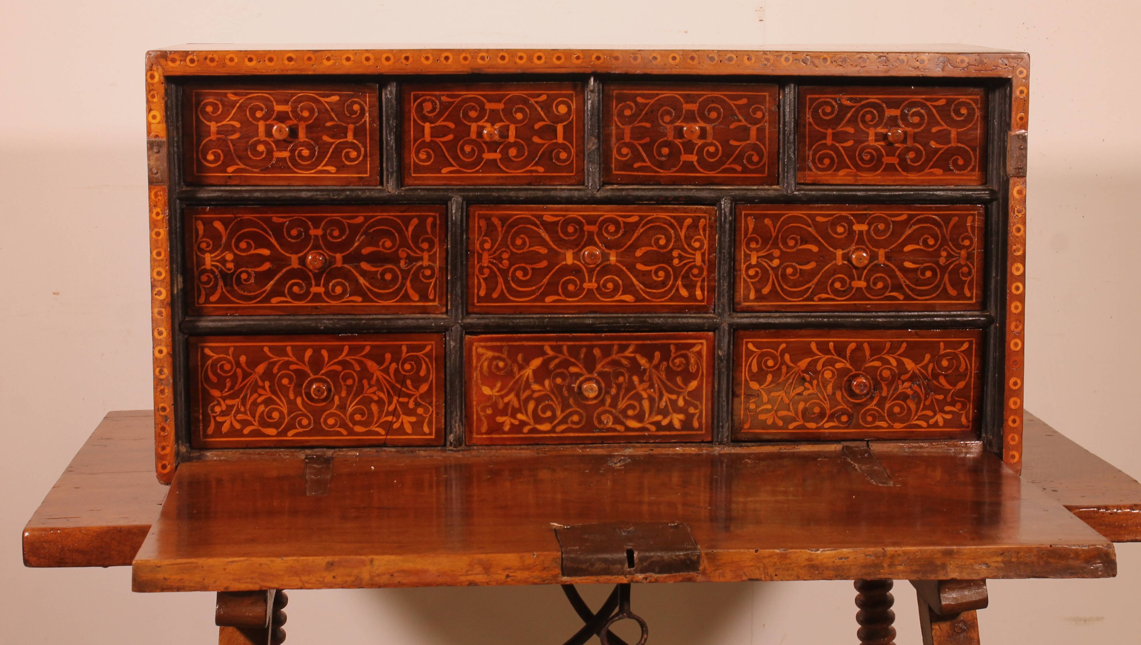 Renaissance Bargueno in Walnut and Fruitwood Marquetry - 16th Century