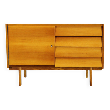 1960s Czechoslovakian maple veneer sideboard with solid maple wood, gloss finish