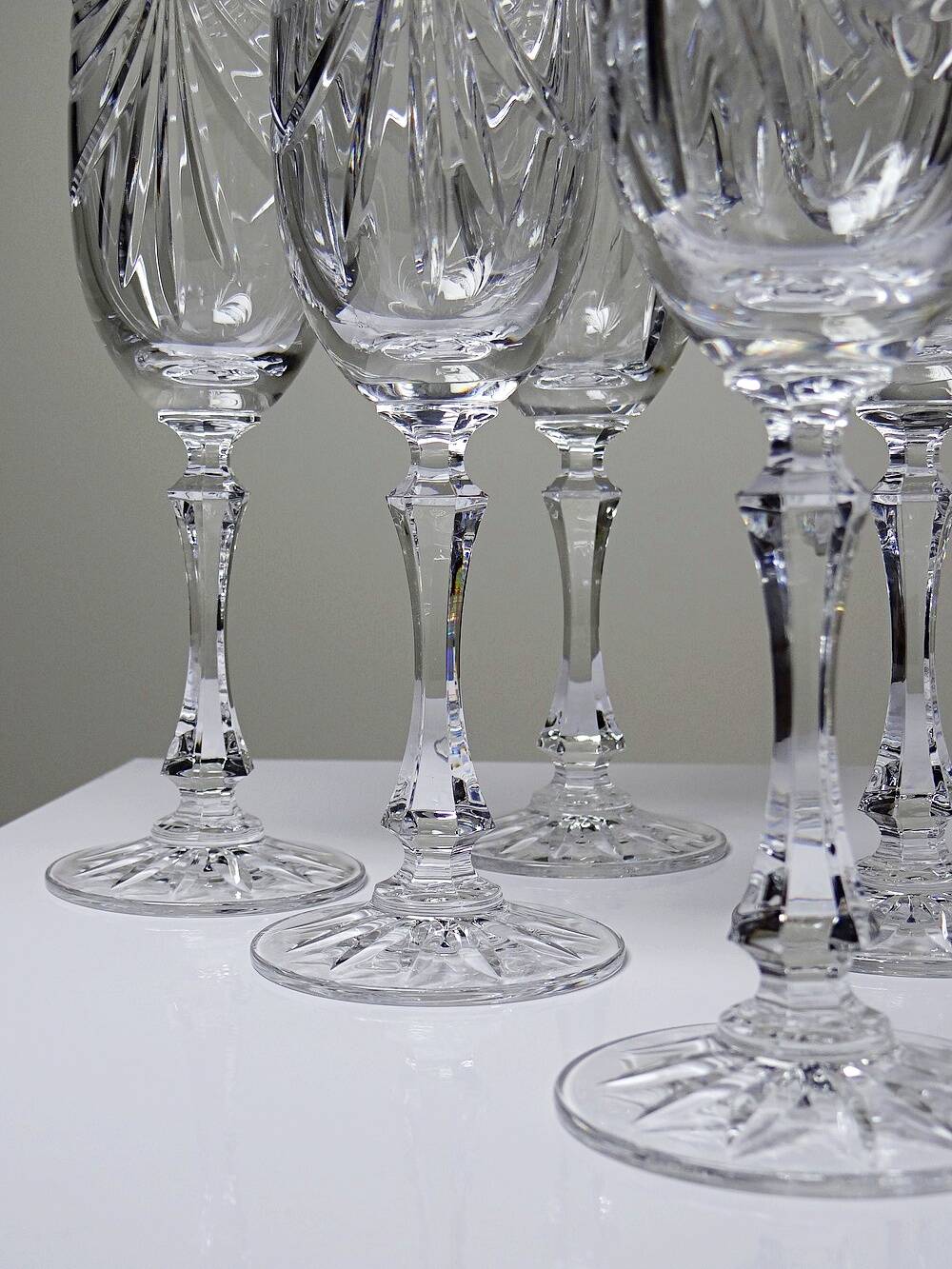 Set of 6 hand-cut Lorraine crystal champagne flutes