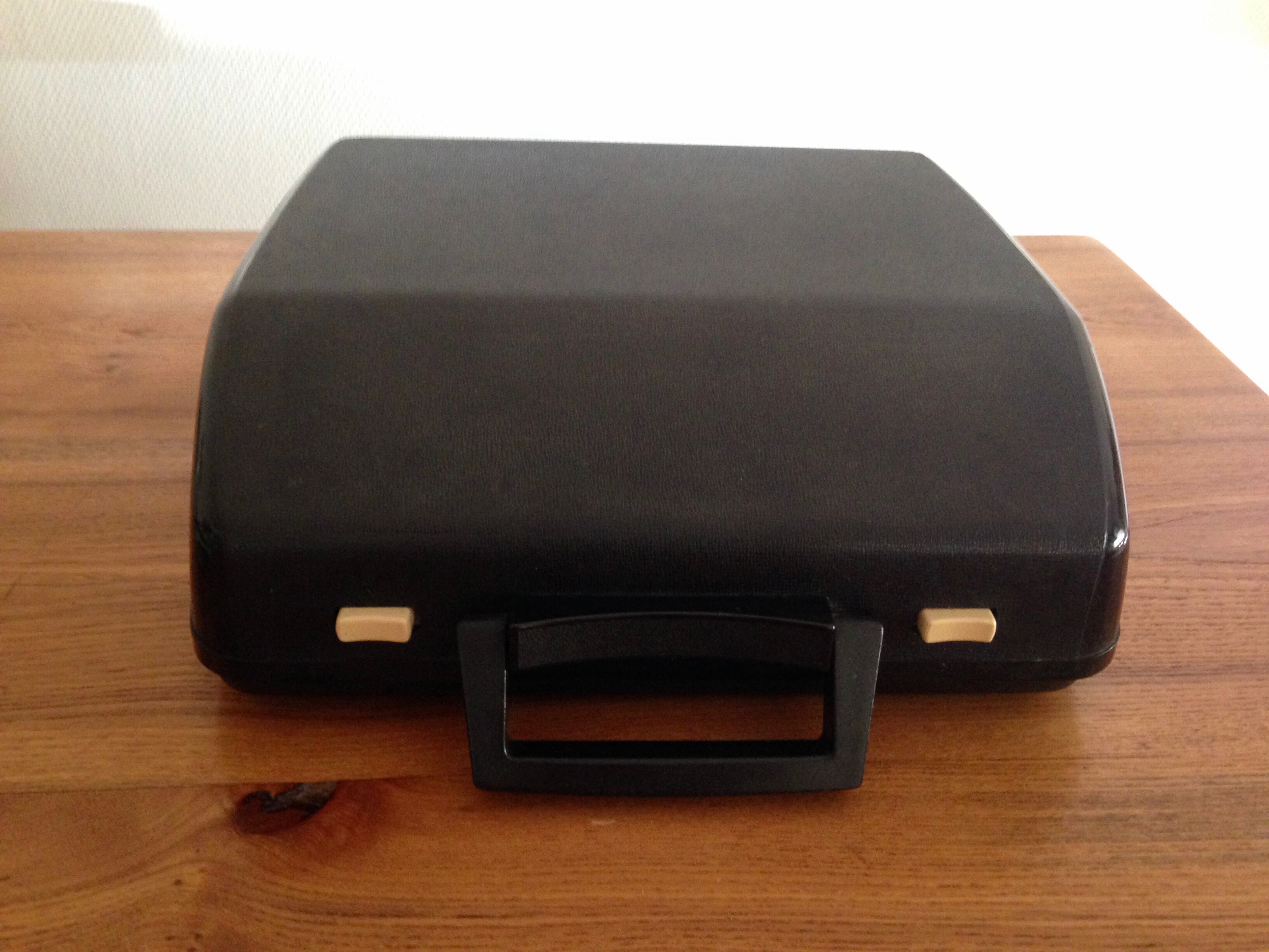 Typewriter brother 800 deluxe yellow