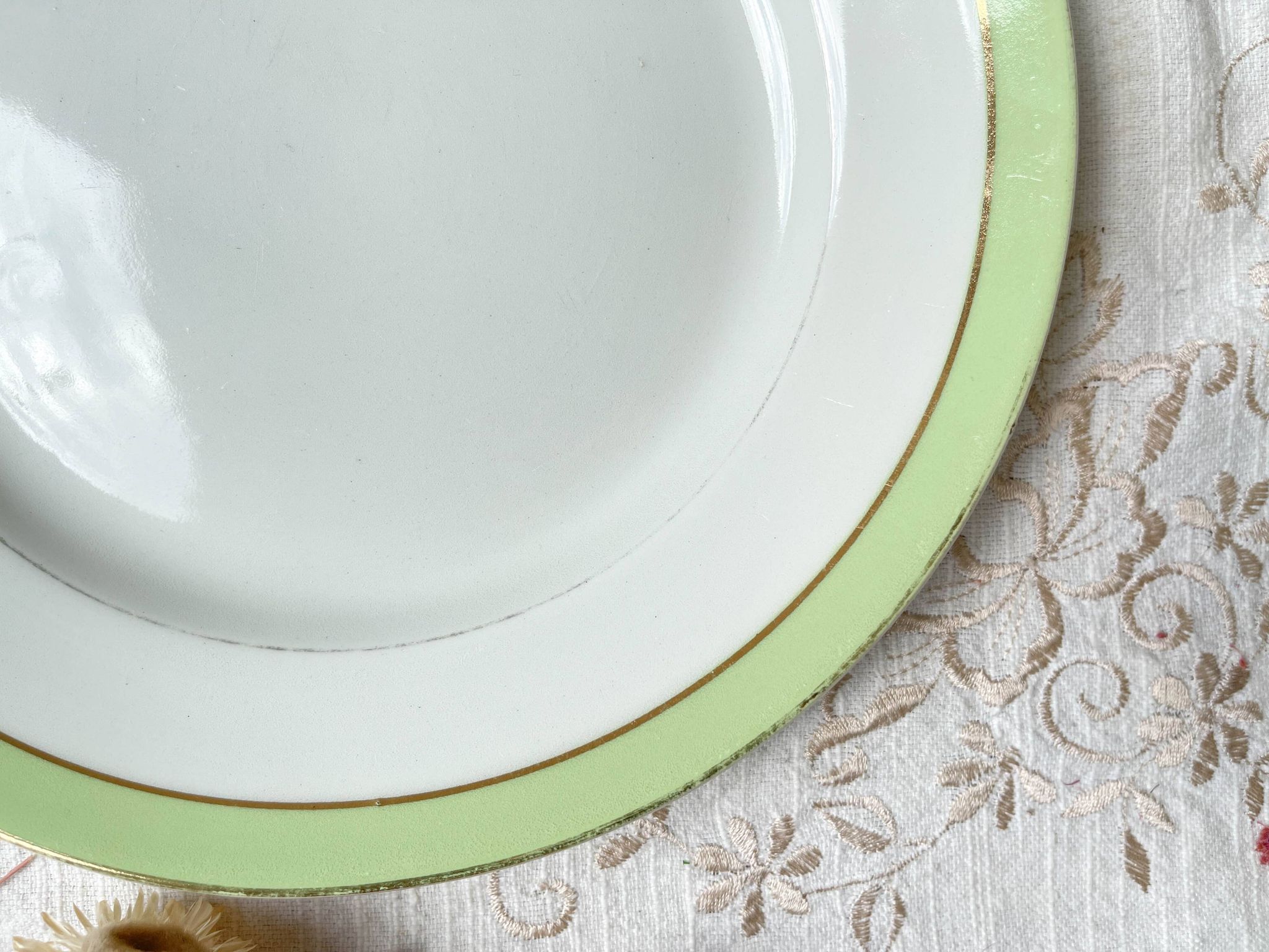 6 Vintage French Orchies "VILLARS" dinner plates 1950 white green gold